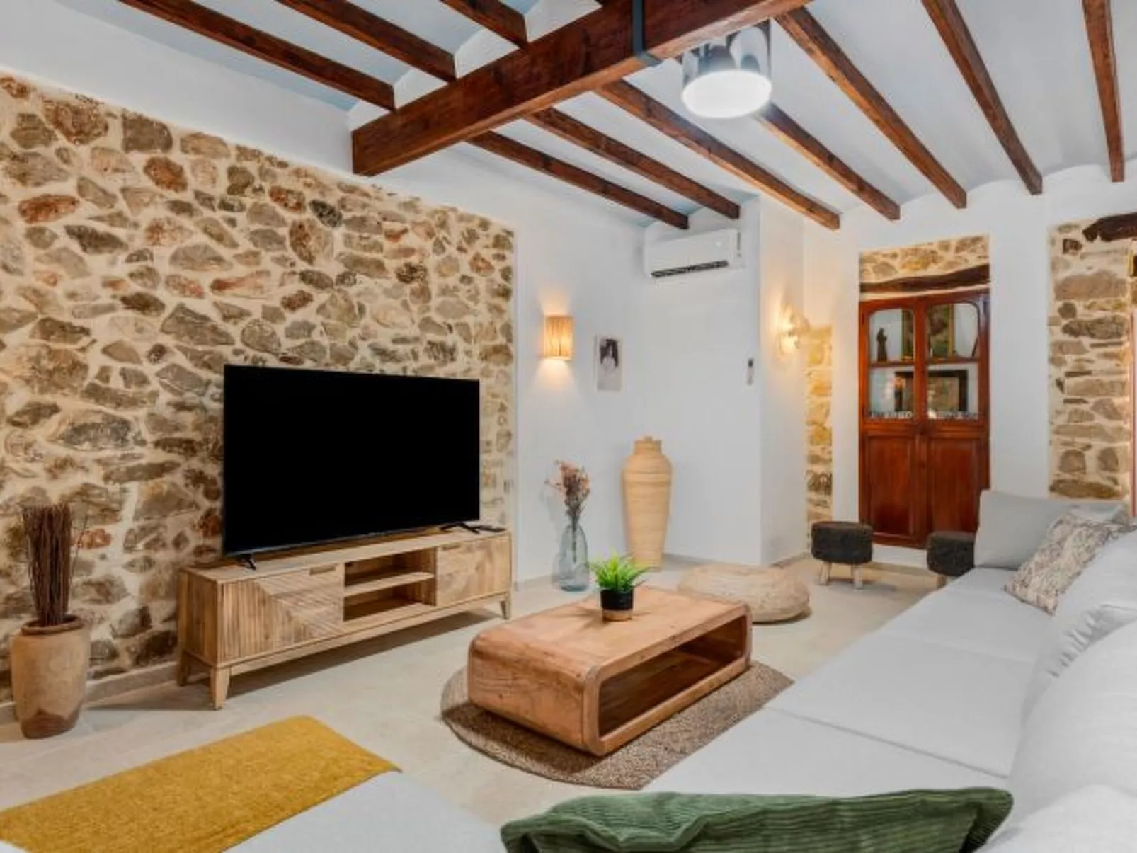 Villa Joan - PlusHolidays - Image-tags.info