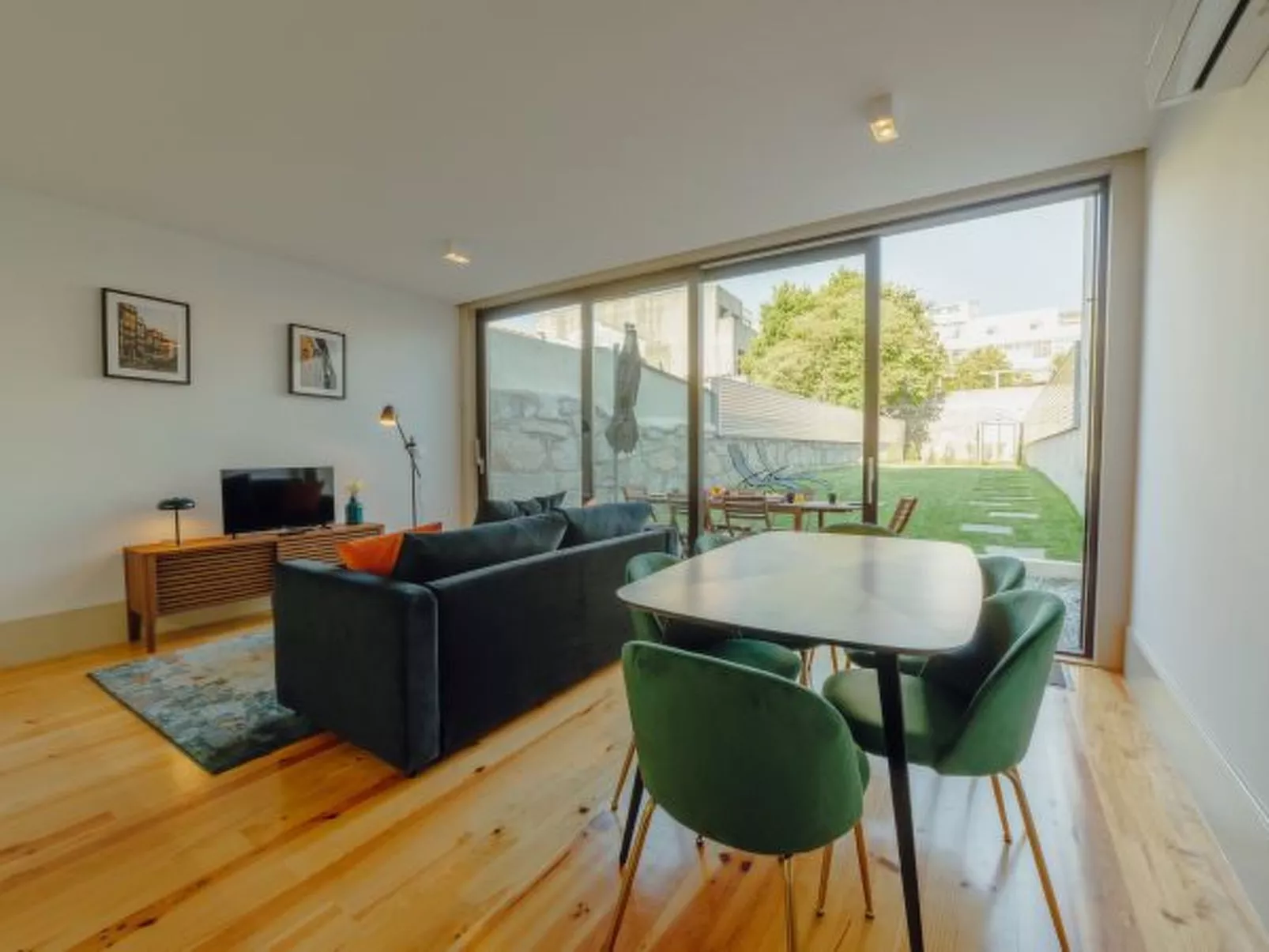 LEGACY OPORTO PREMIUM APARTMENT B by VACATIONY - Binnen