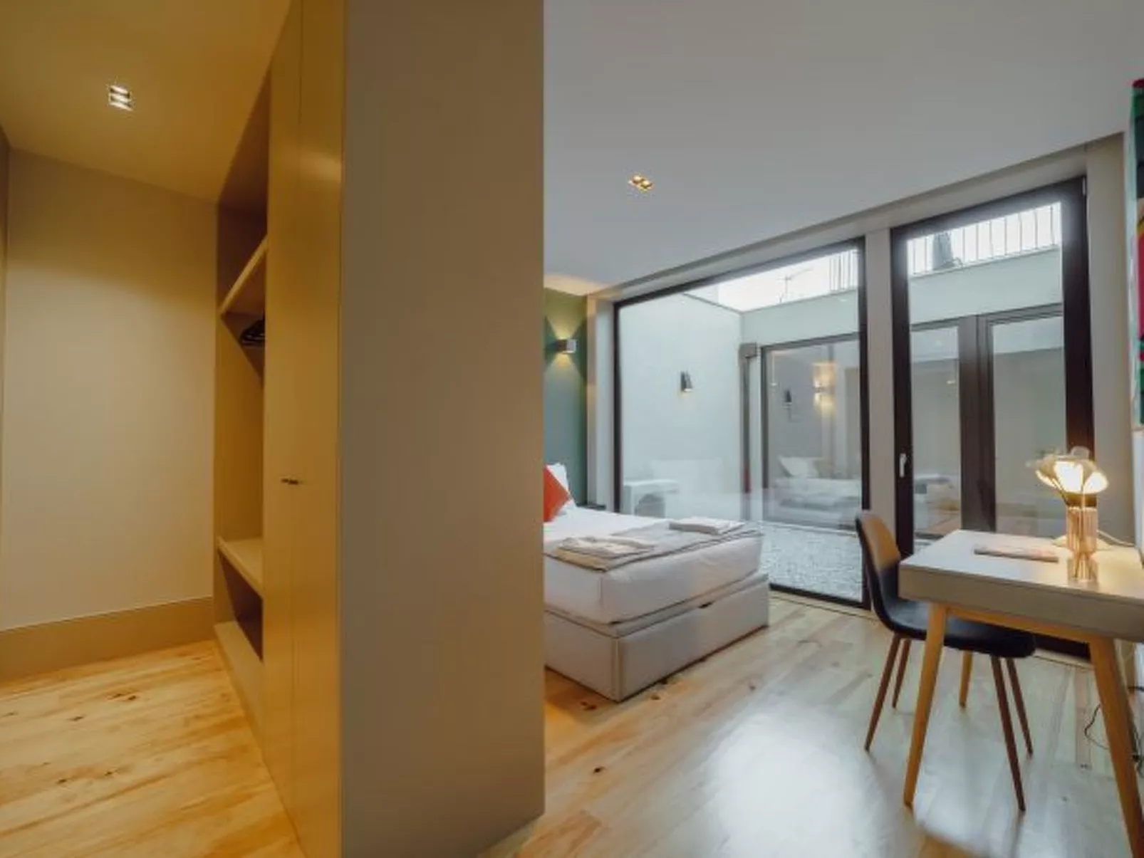 LEGACY OPORTO PREMIUM APARTMENT B by VACATIONY - Binnen