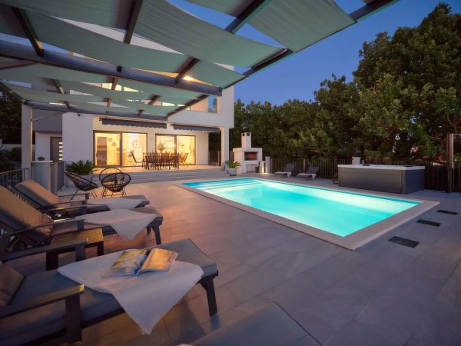 Beautiful Villa Katharina with pool - Buiten