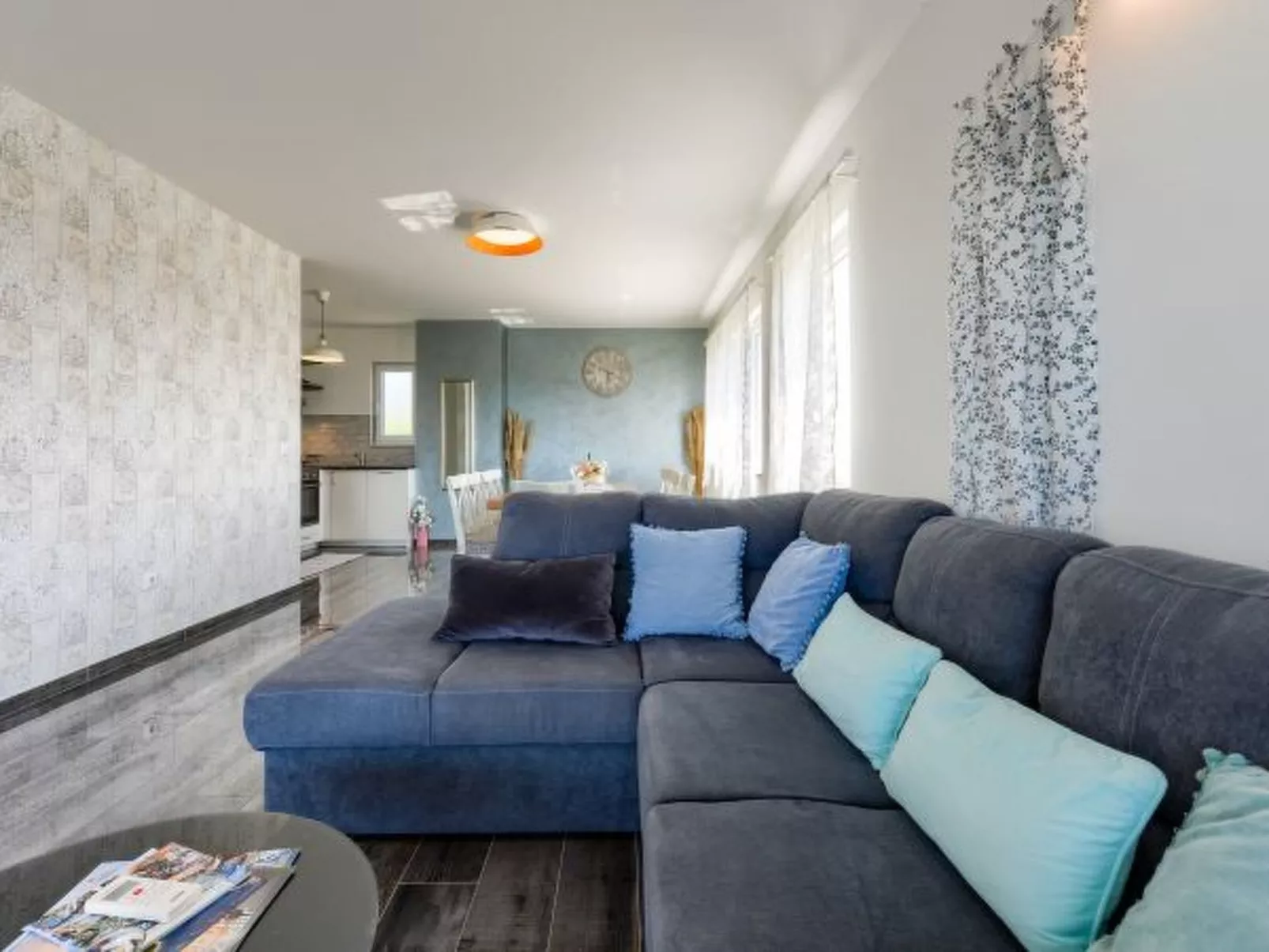 Villa Azzuro with jacuzzi and pool - Image-tags.info