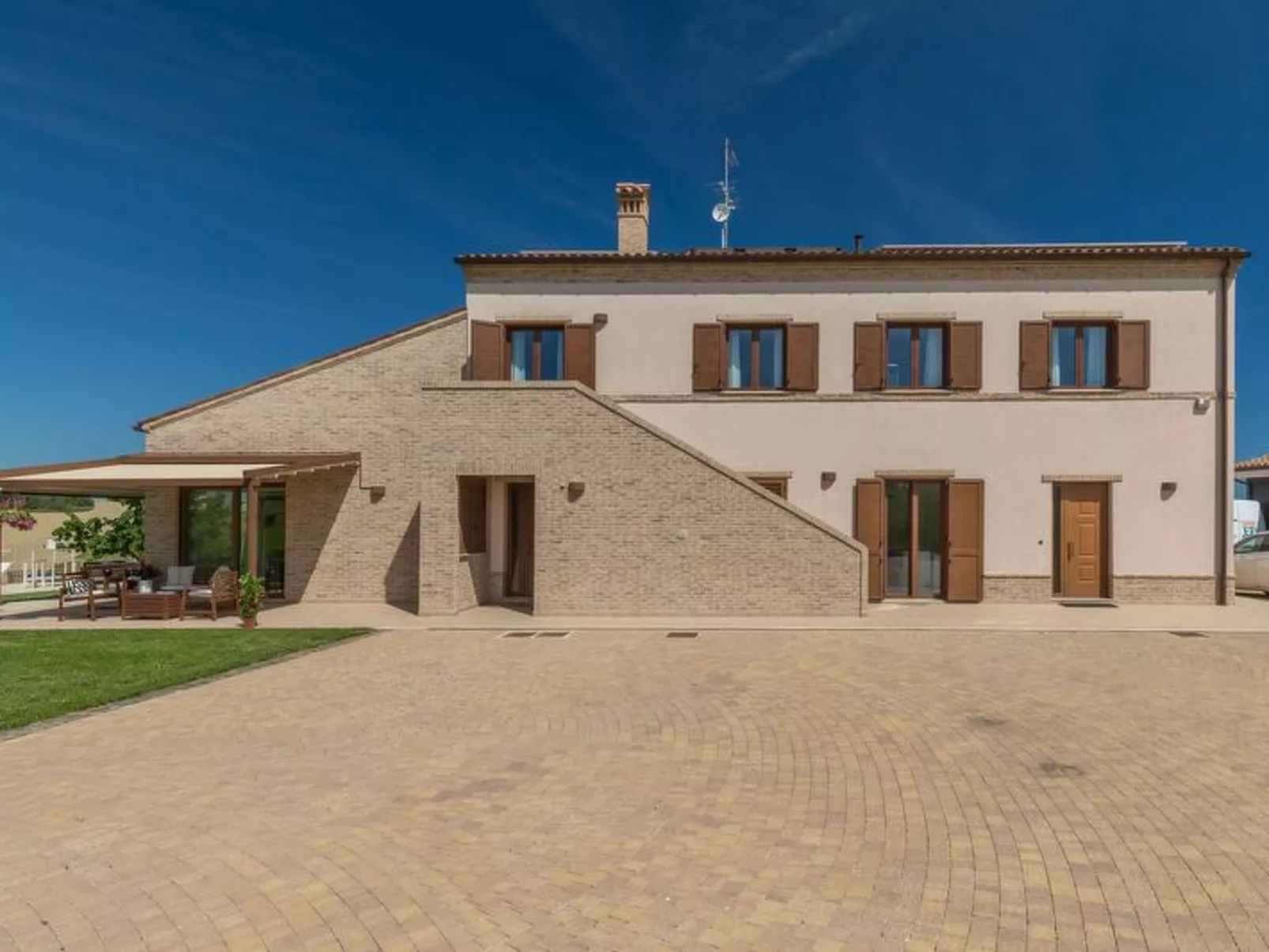 Villa Clair - Buiten