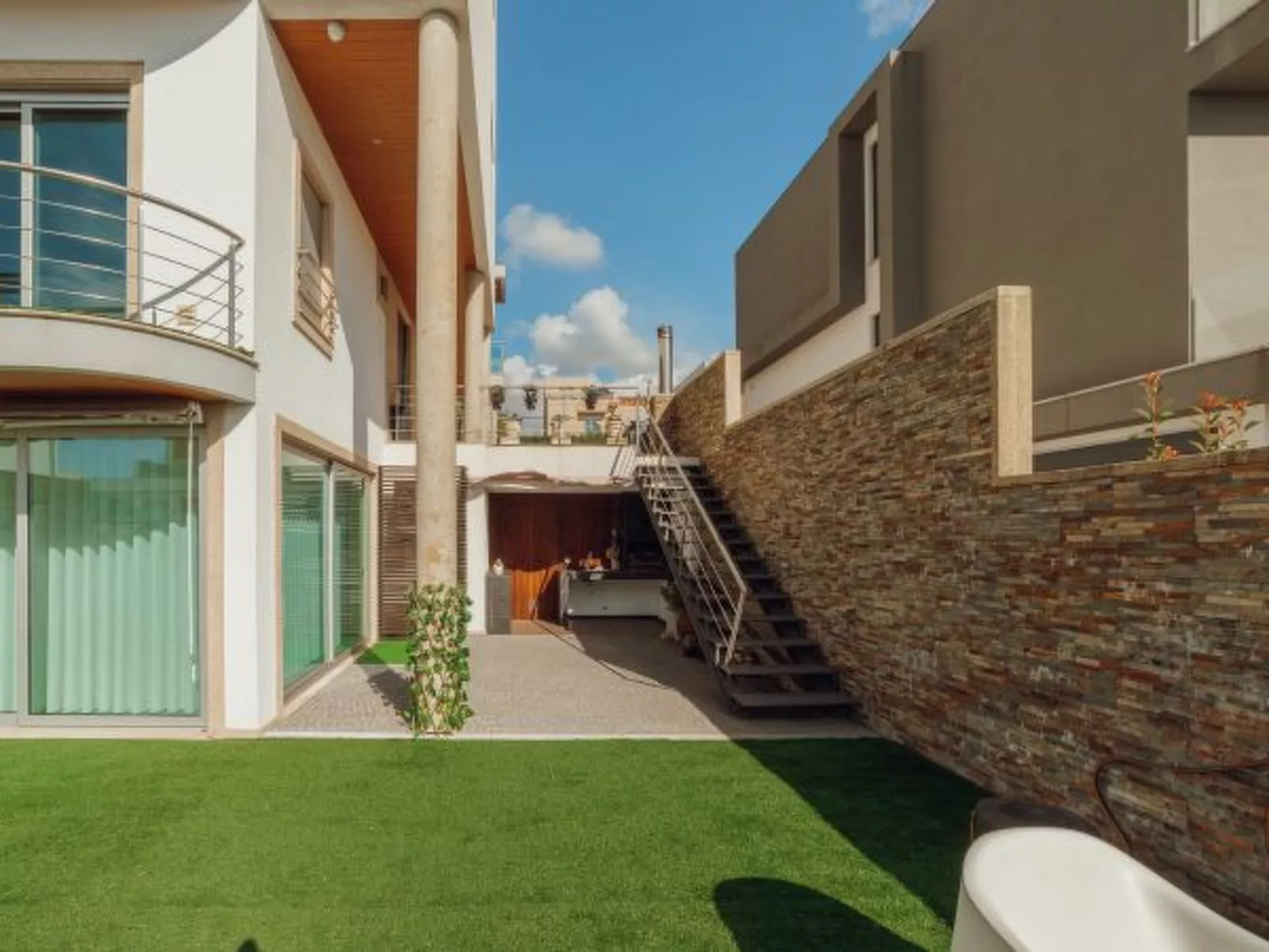 POOL & CINEMA VILLA by VACATIONY - Buiten