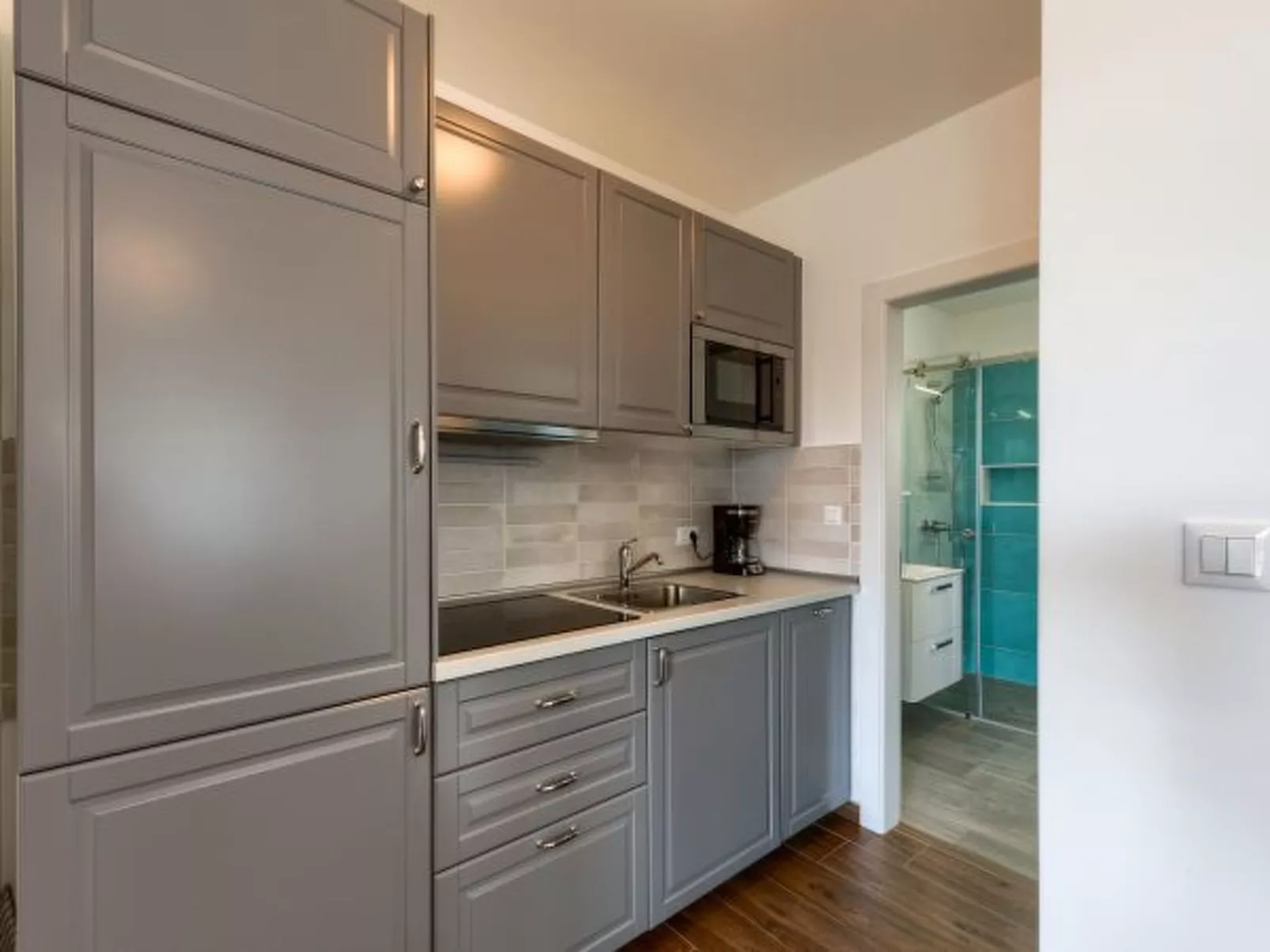 Villa Azzuro with jacuzzi and pool - Image-tags.info