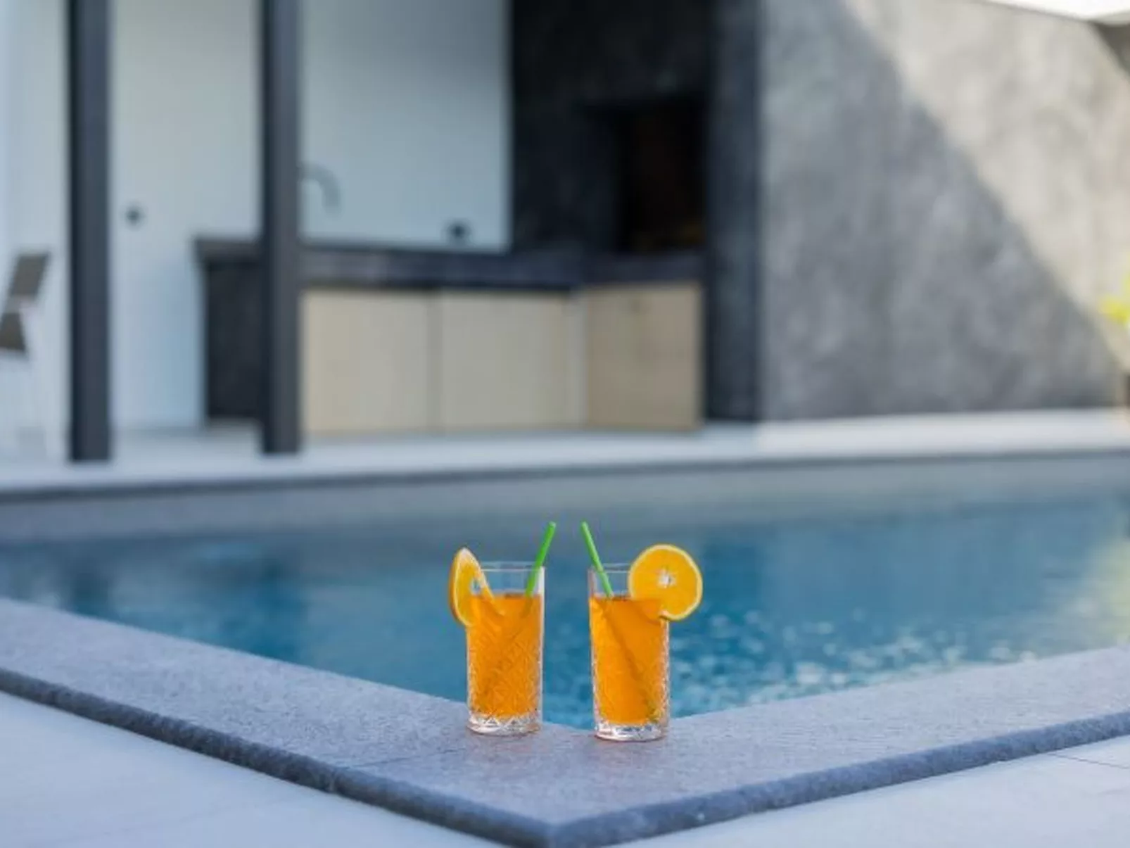 Villa Elena with two pools and spa - Image-tags.info