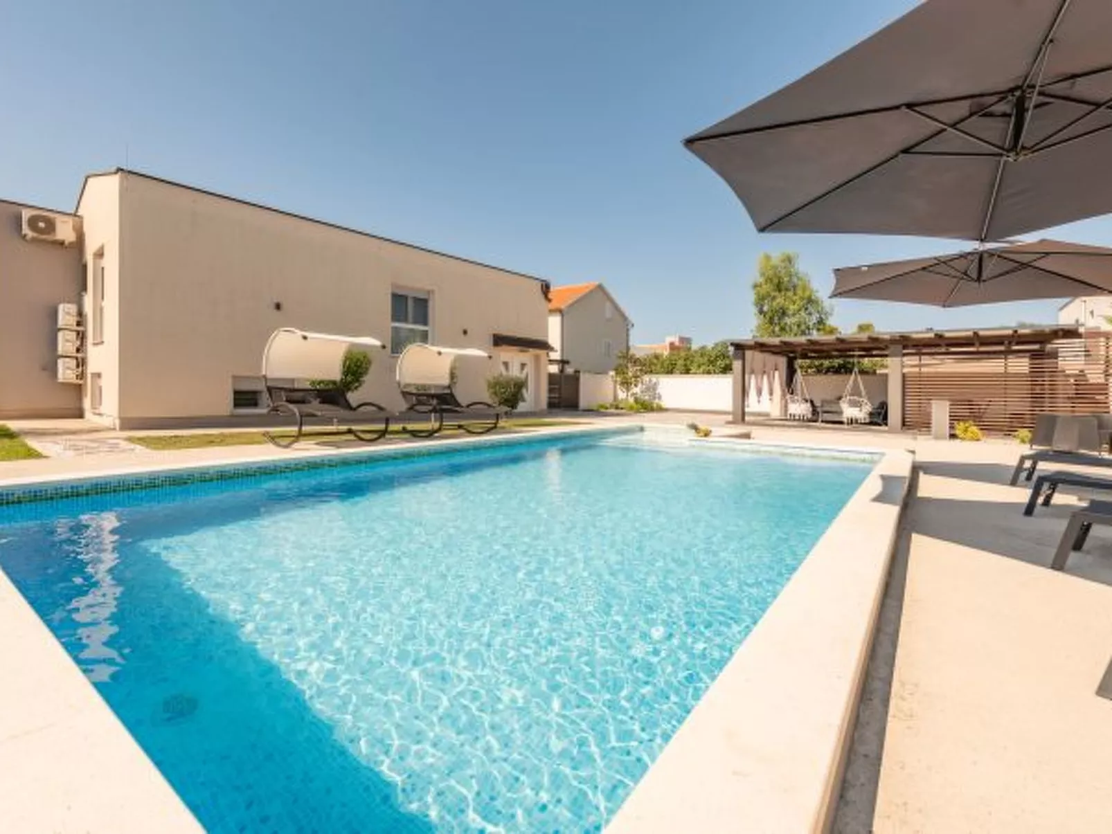 Villa Miranda with pool - Image-tags.info