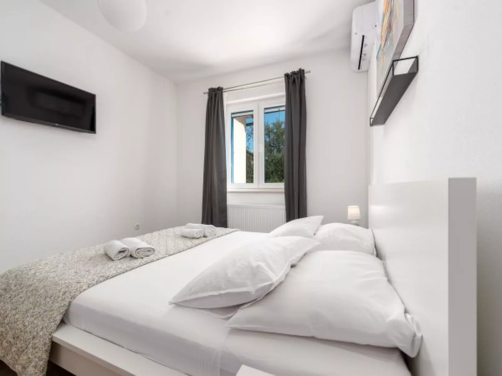 Casa Kamber with pool - Image-tags.info