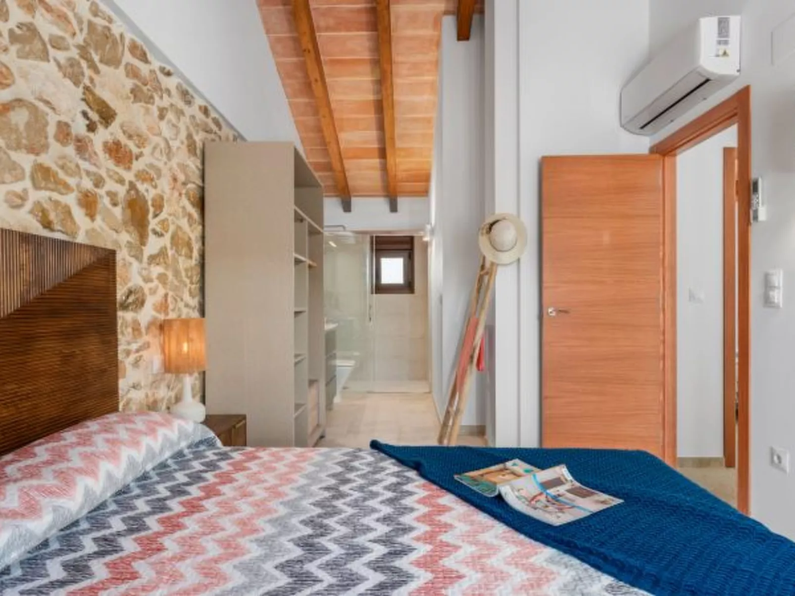 Villa Joan - PlusHolidays - Image-tags.info