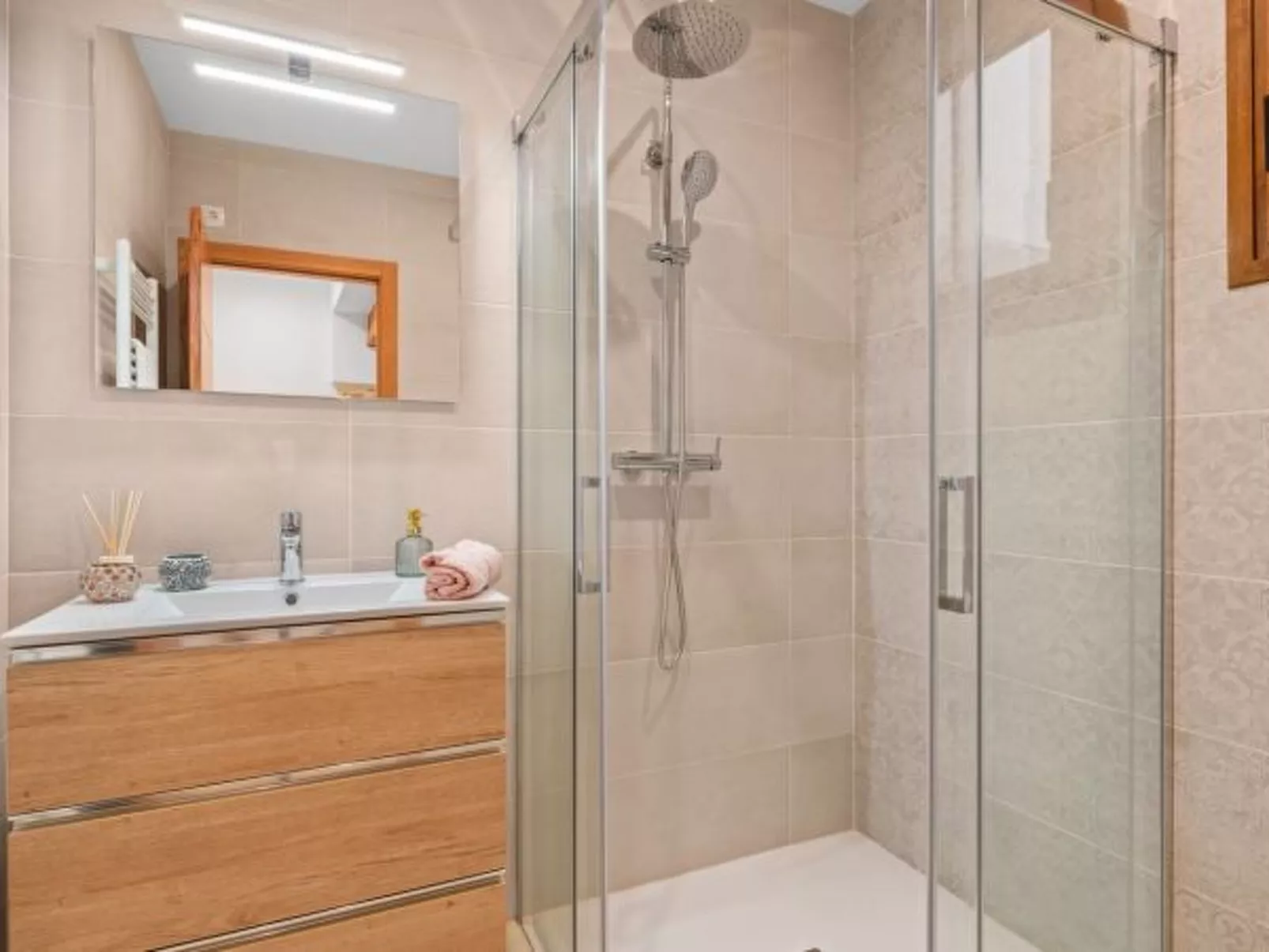 Villa Joan - PlusHolidays - Image-tags.info