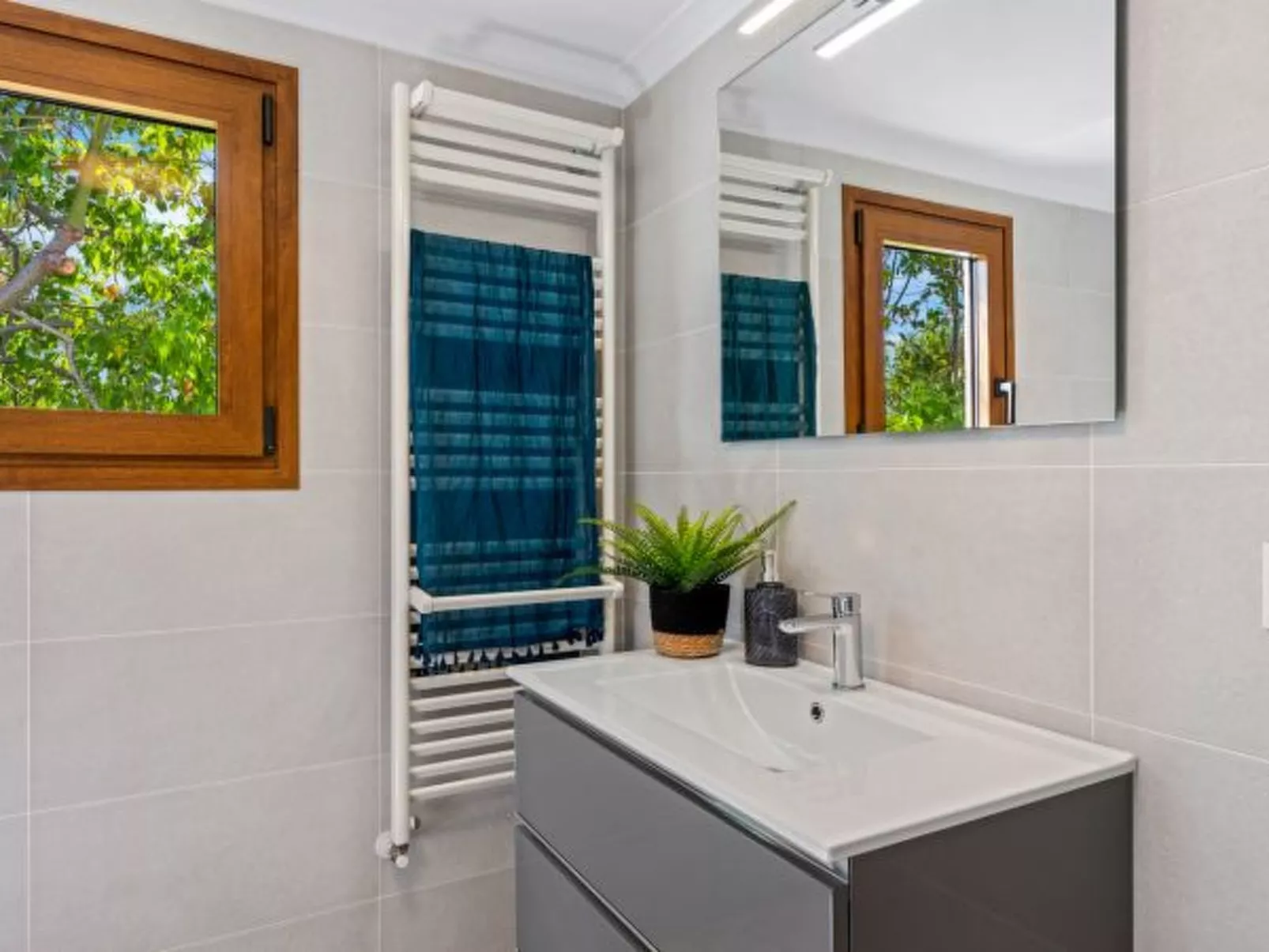 Villa Joan - PlusHolidays - Image-tags.info