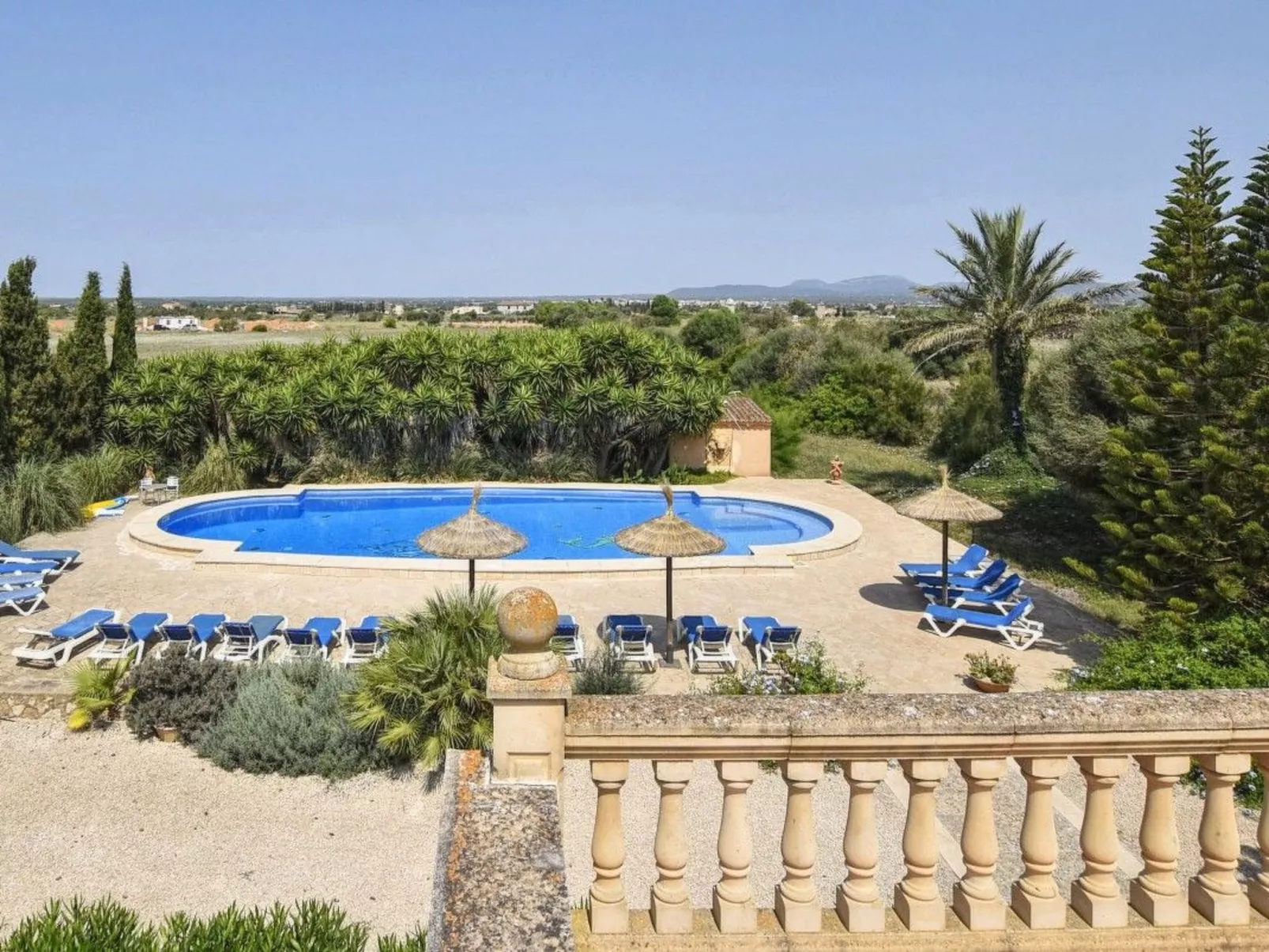 In Campos mit Privatem Pool - Buiten