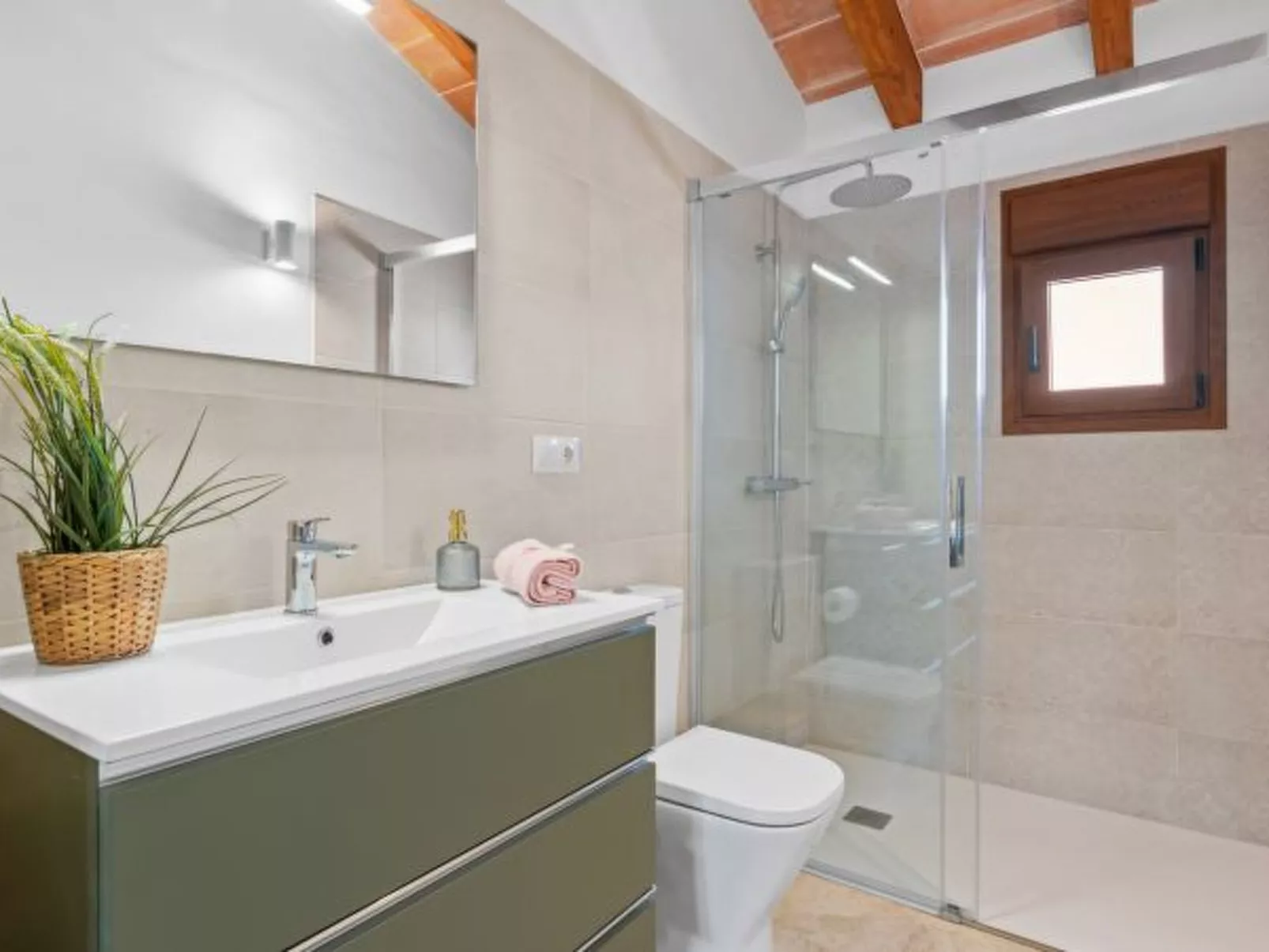 Villa Joan - PlusHolidays - Image-tags.info