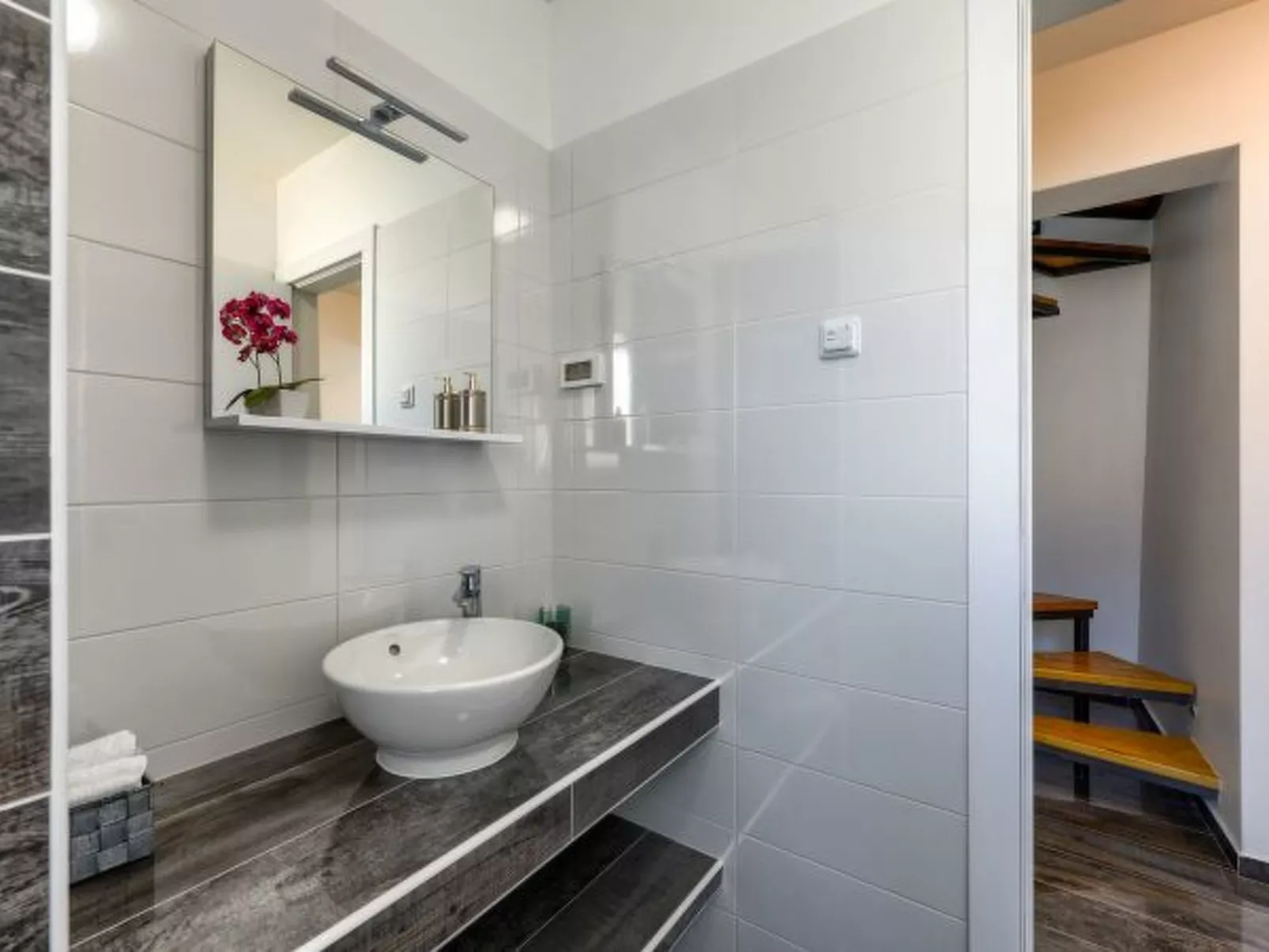 Villa Azzuro with jacuzzi and pool - Image-tags.info