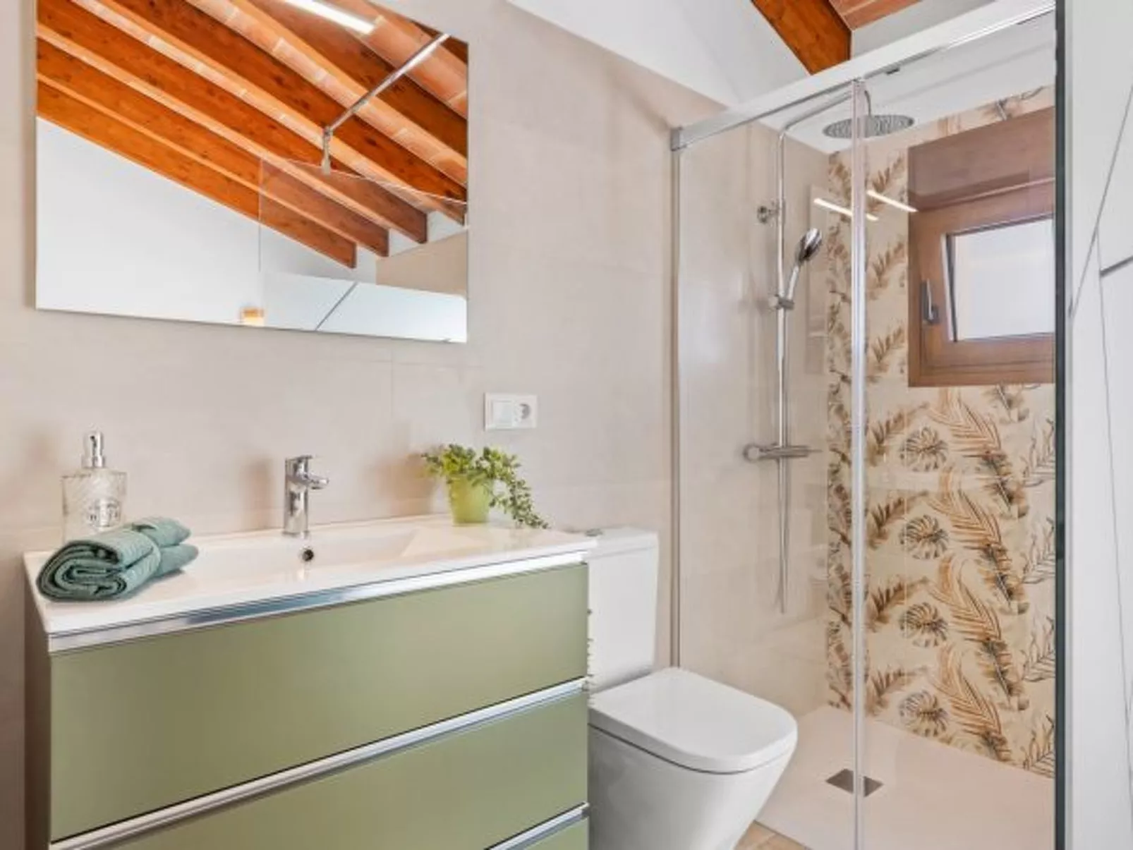 Villa Joan - PlusHolidays - Image-tags.info