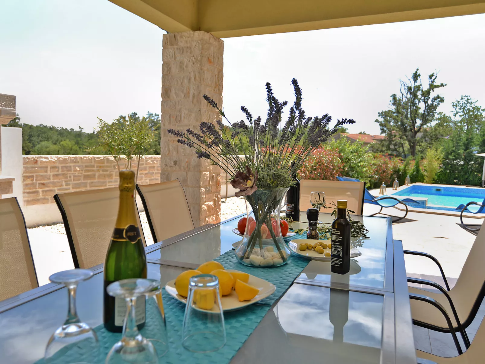 Villa 1519 - Image-tags.info