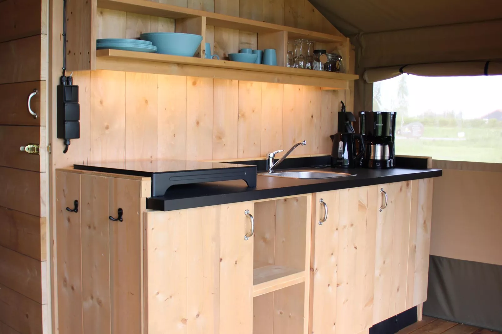 Luxe glamping met badkamer 1-Keuken