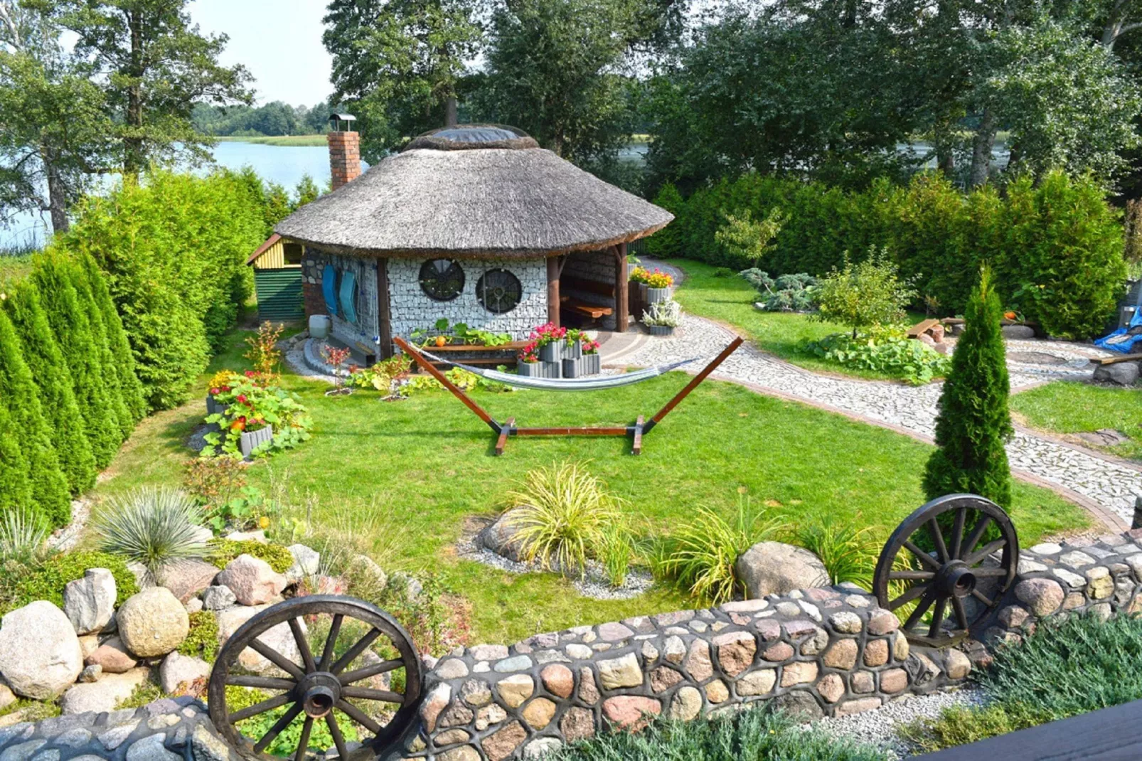 Dom wakacyjny nad jeziorem Goszcza w Lubrzy dla max 4 osób - Tuinen zomer