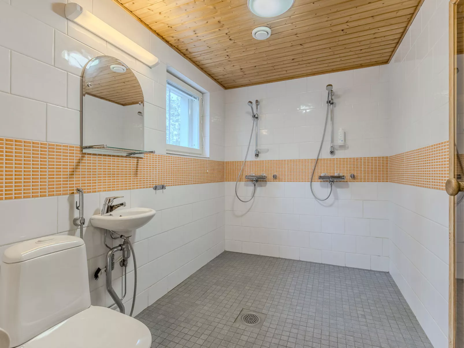 Kainaloranta - Binnen