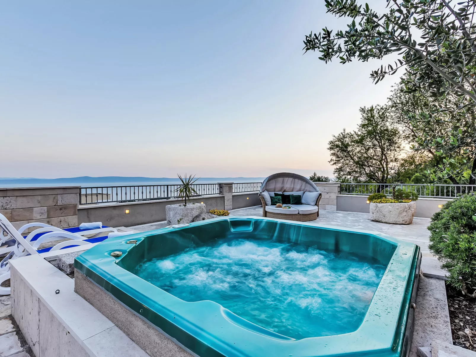 "Villa Rita" mit Blick auf das Wasser - Buiten