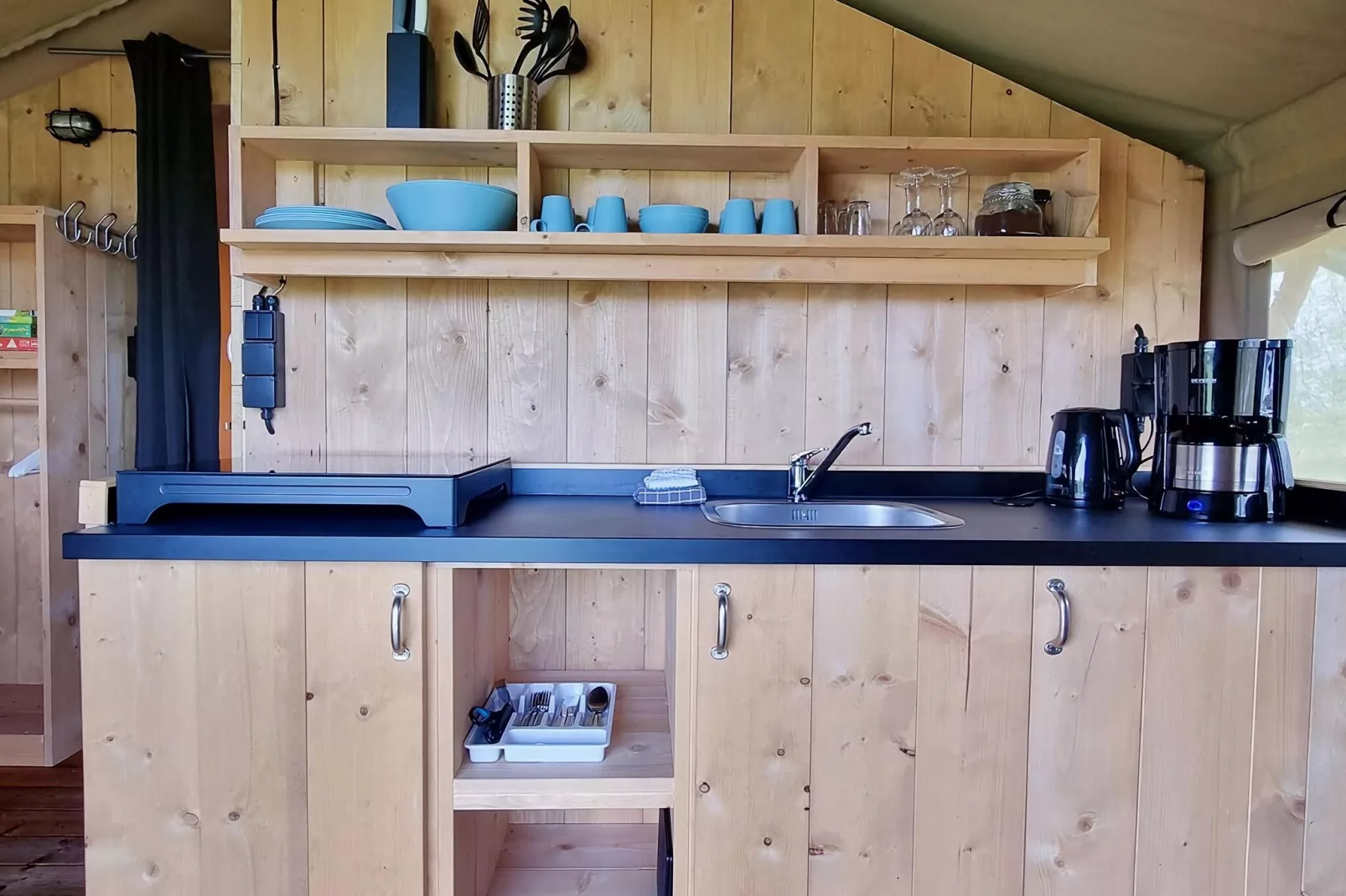 Luxe glamping met badkamer 3-Keuken