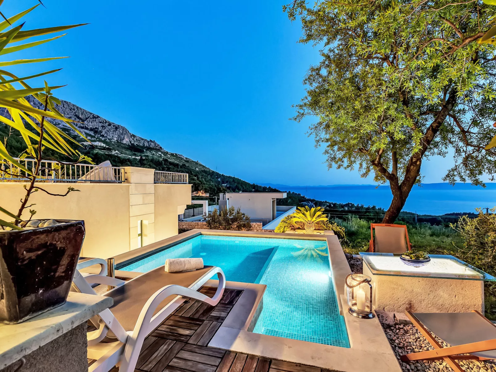 "Villa Rita" mit Blick auf das Wasser - Buiten