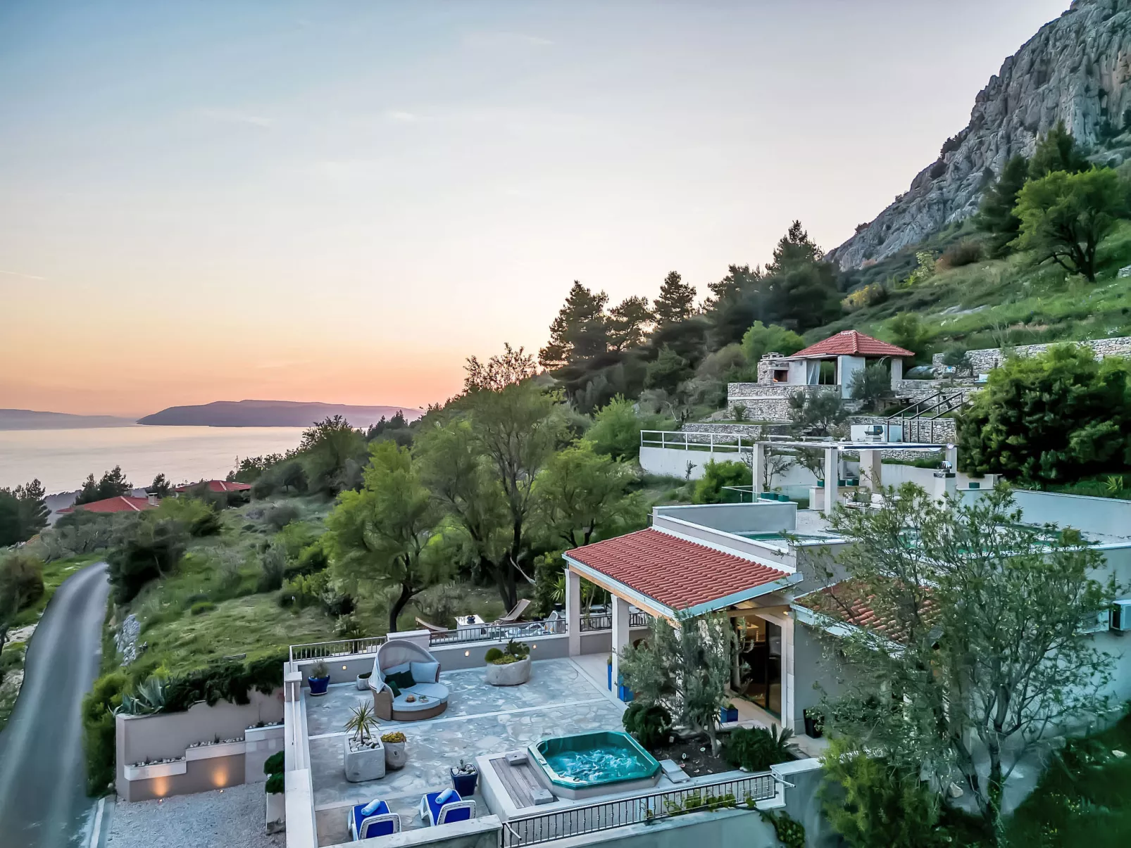 "Villa Rita" mit Blick auf das Wasser - Buiten