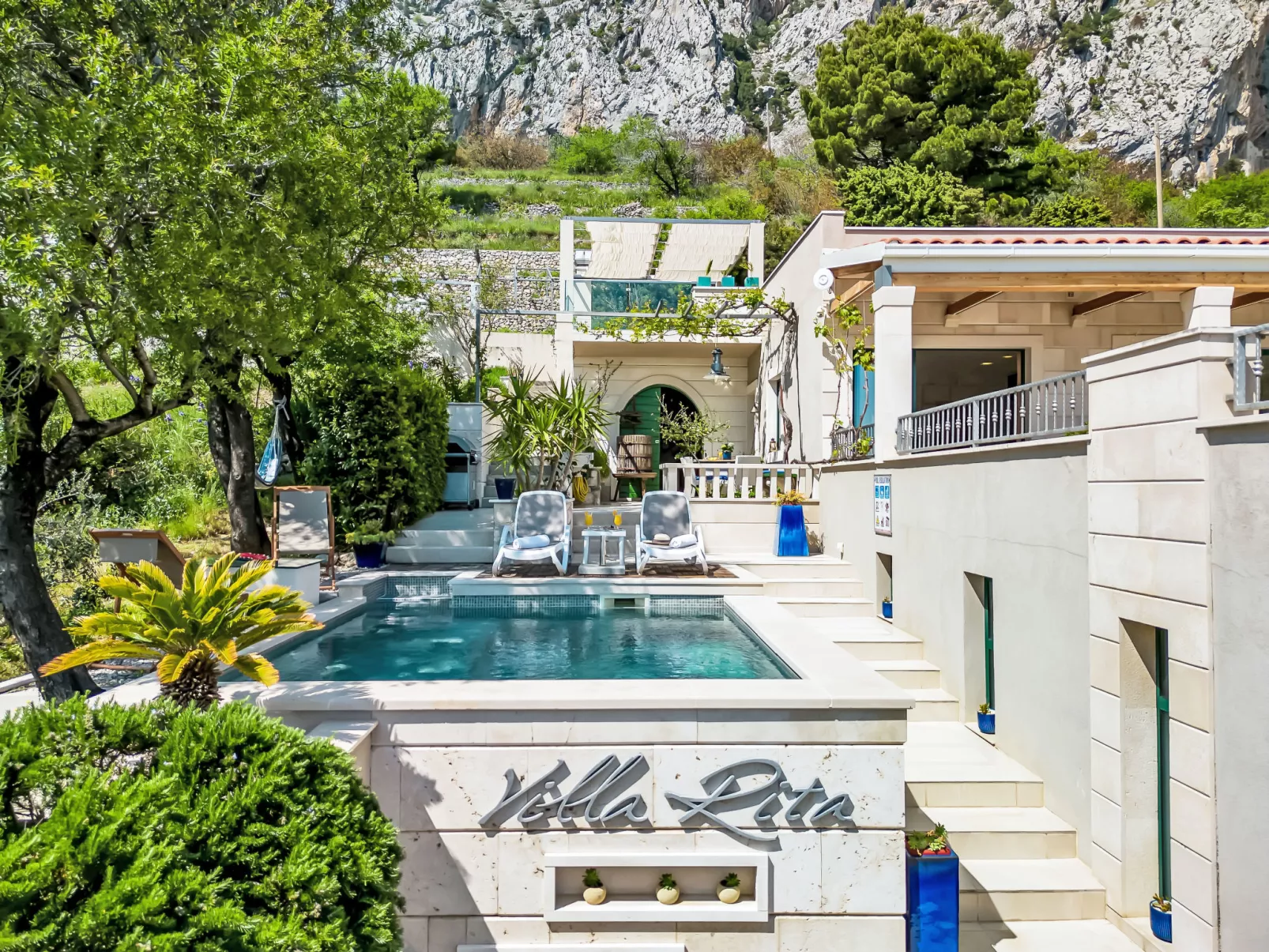 "Villa Rita" mit Blick auf das Wasser - Buiten