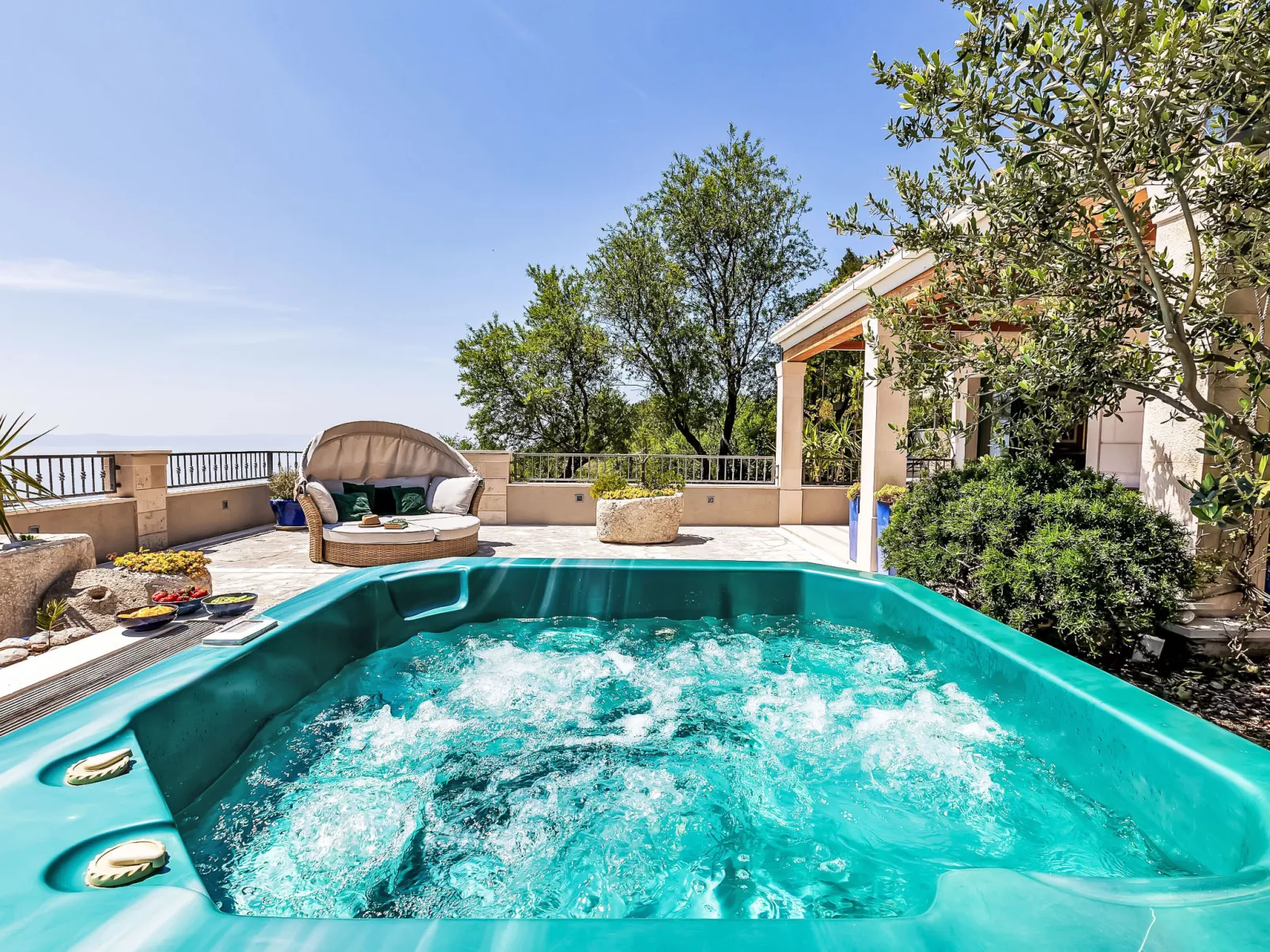 "Villa Rita" mit Blick auf das Wasser - Buiten