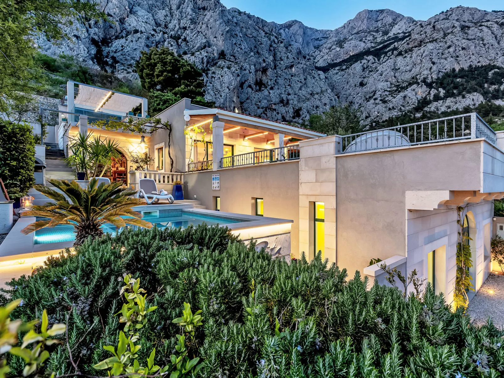 "Villa Rita" mit Blick auf das Wasser - Buiten