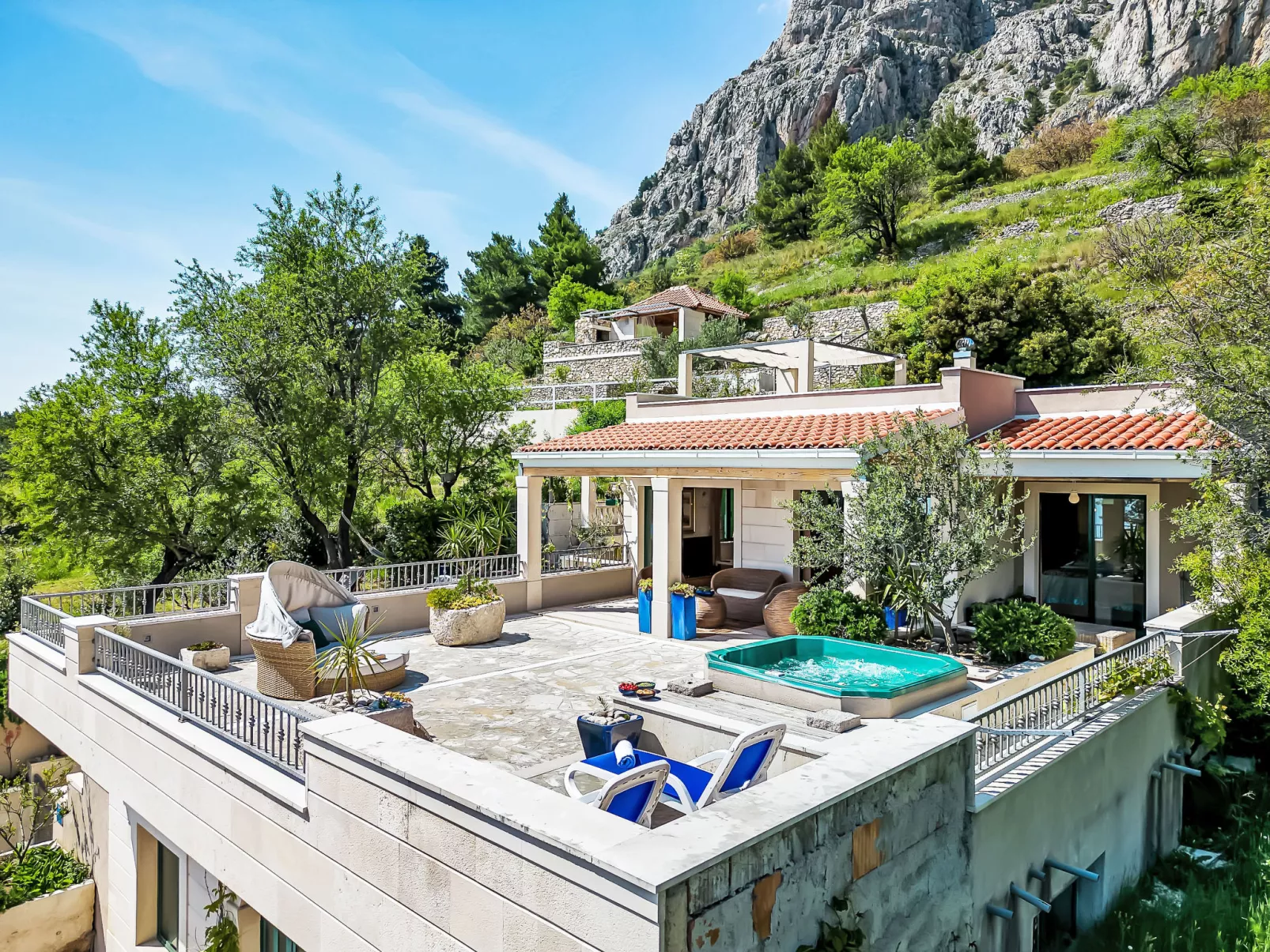 "Villa Rita" mit Blick auf das Wasser - Buiten