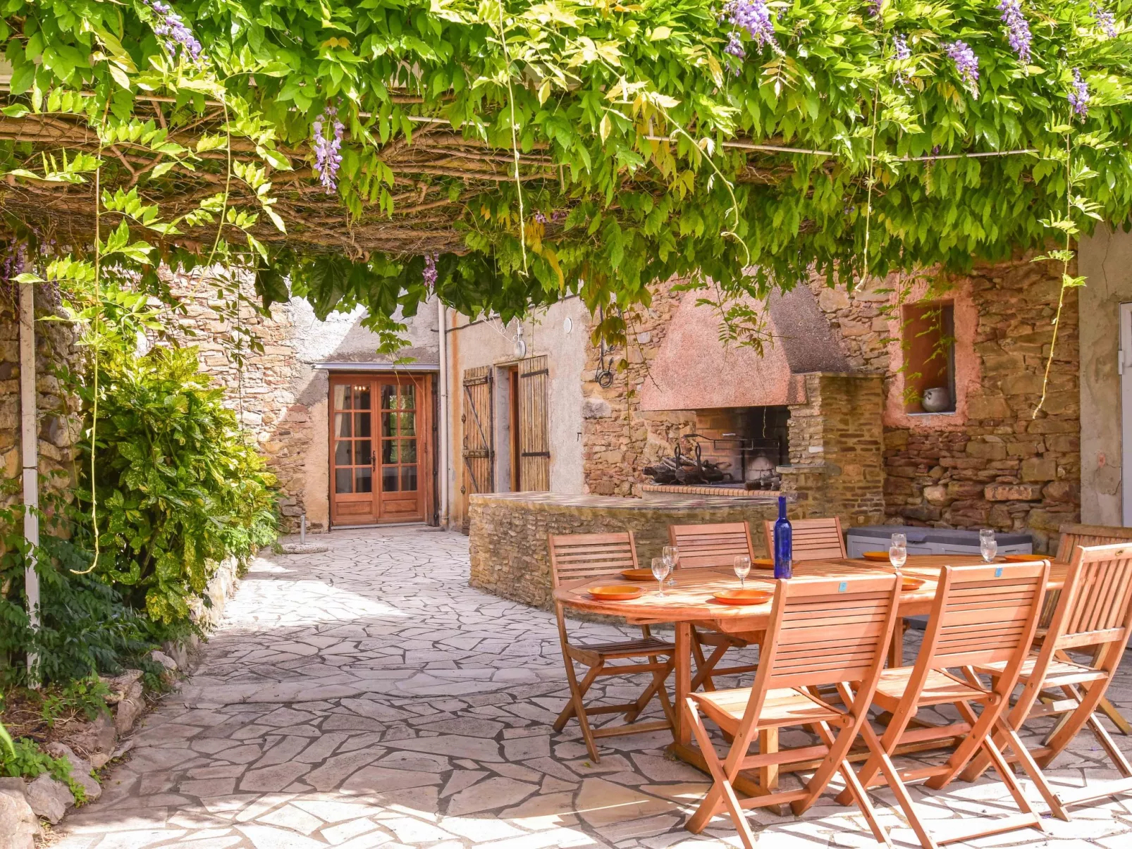 Charmantes Natursteinhaus mit Pool