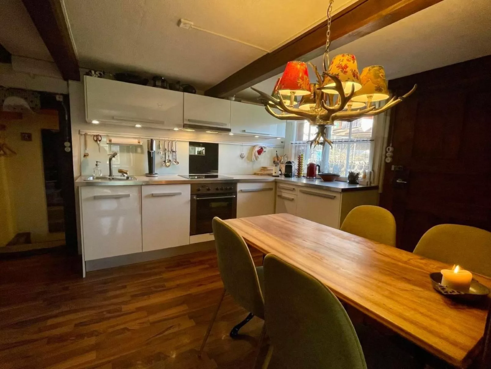 Chalet-Hausteil mit Garten im Dorfkern