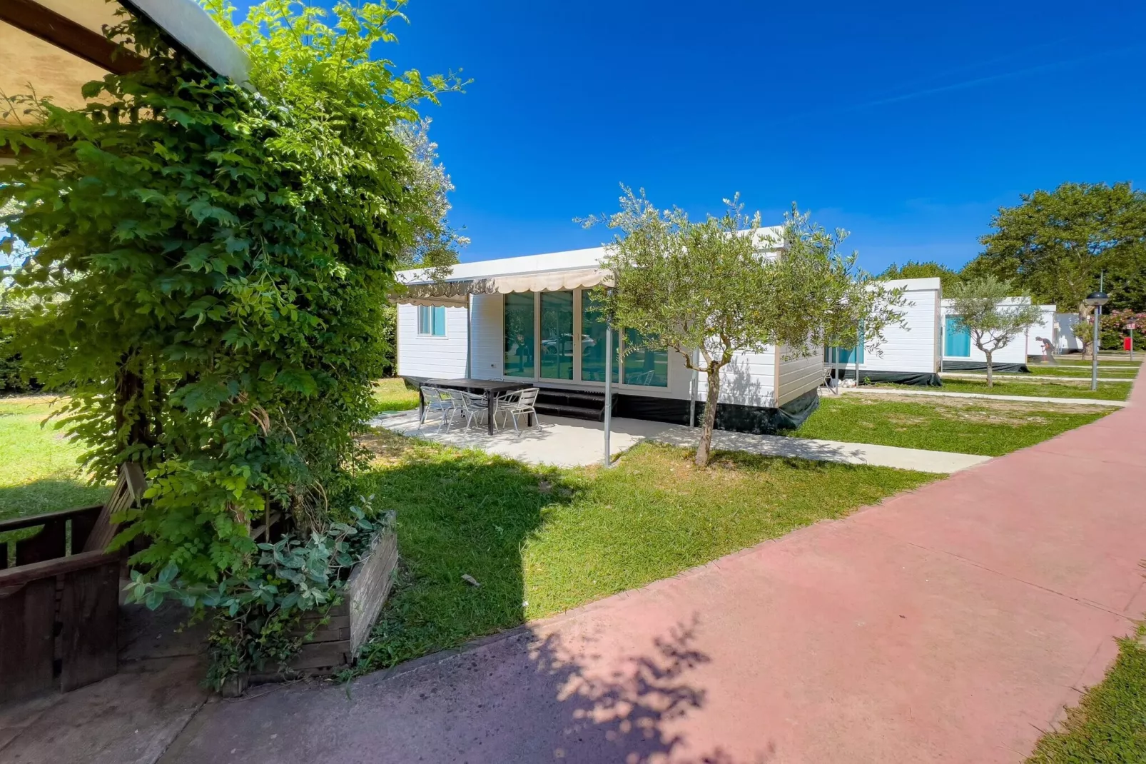 Mobile Homes The Garda Village, Sirmione-MH Deluxe - Buitenkant zomer