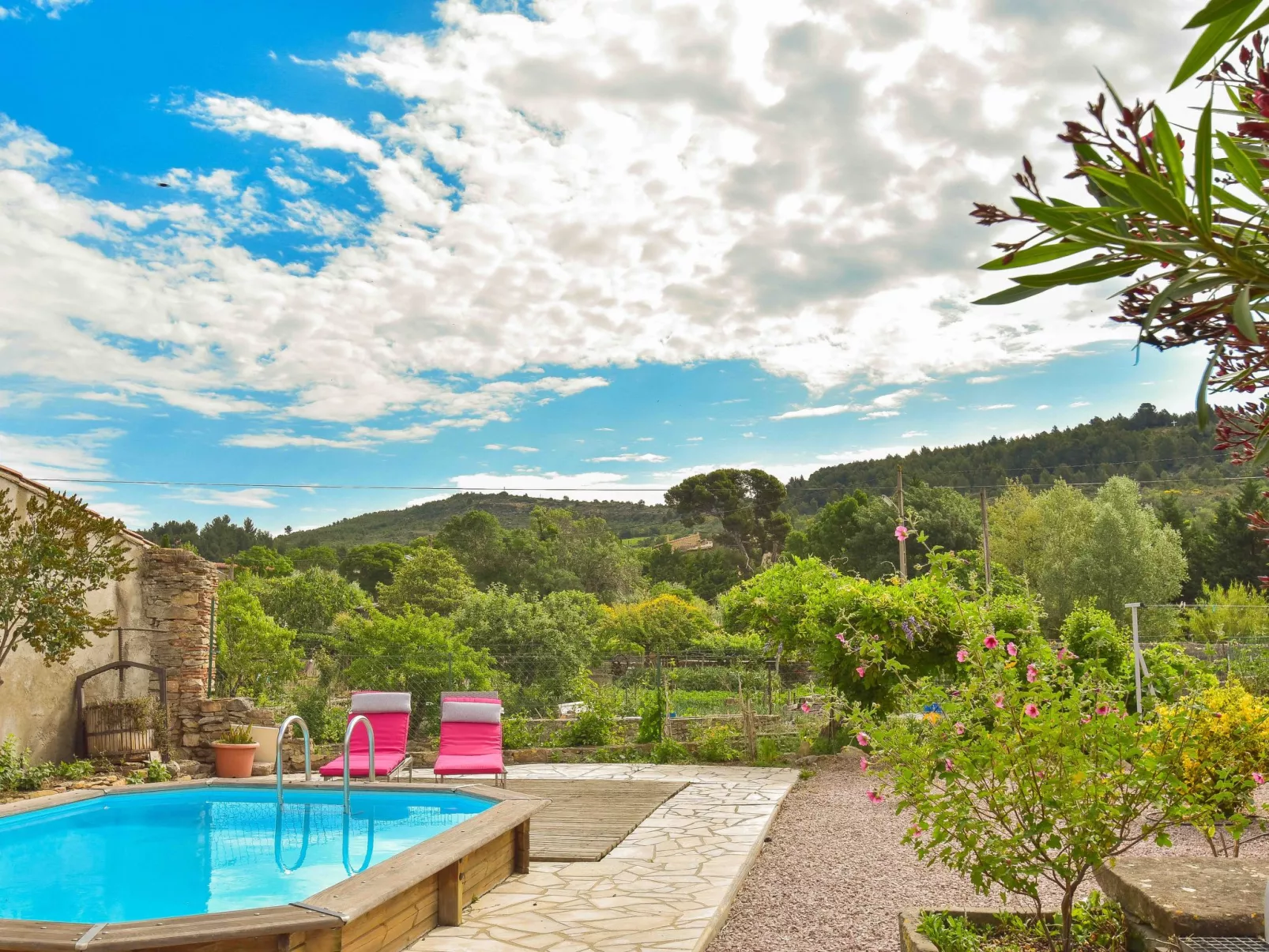 Charmantes Natursteinhaus mit Pool