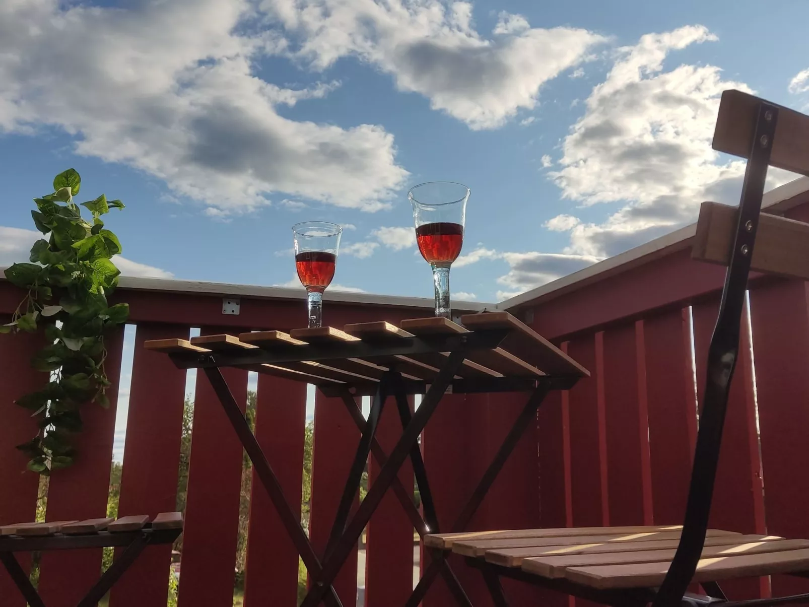 Buntes Schwedenhaus Lillebror - Buiten