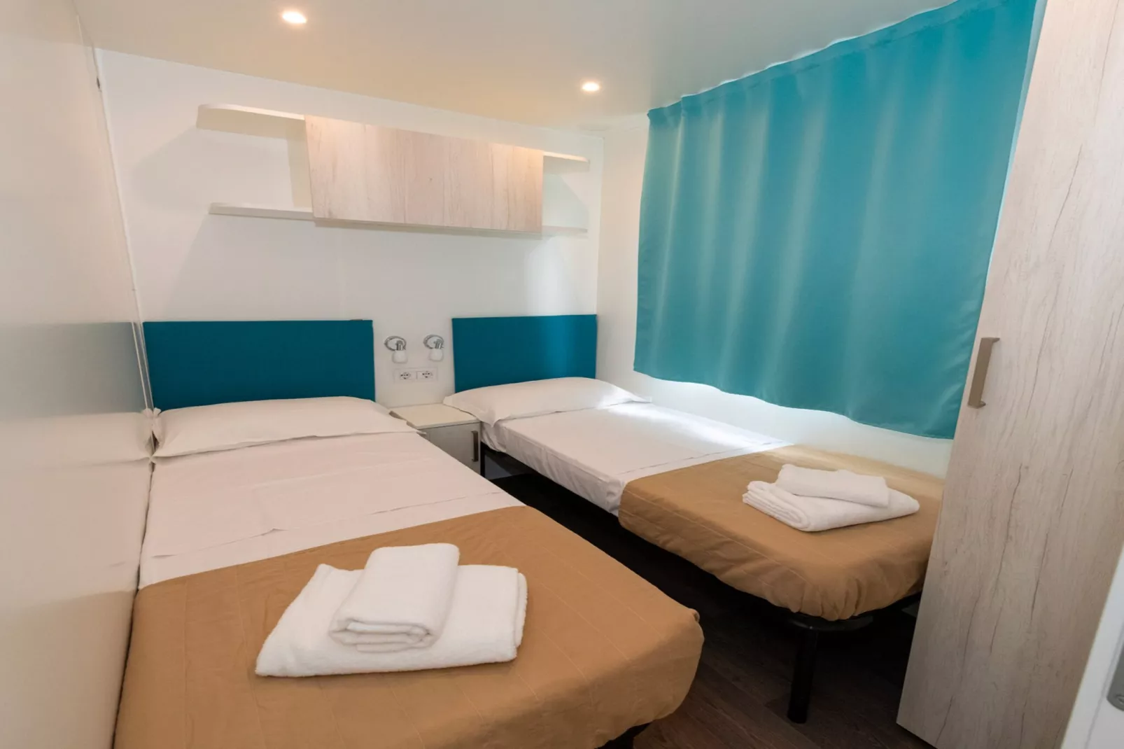 Mobile Homes The Garda Village, Sirmione-MH Deluxe - Slaapkamer