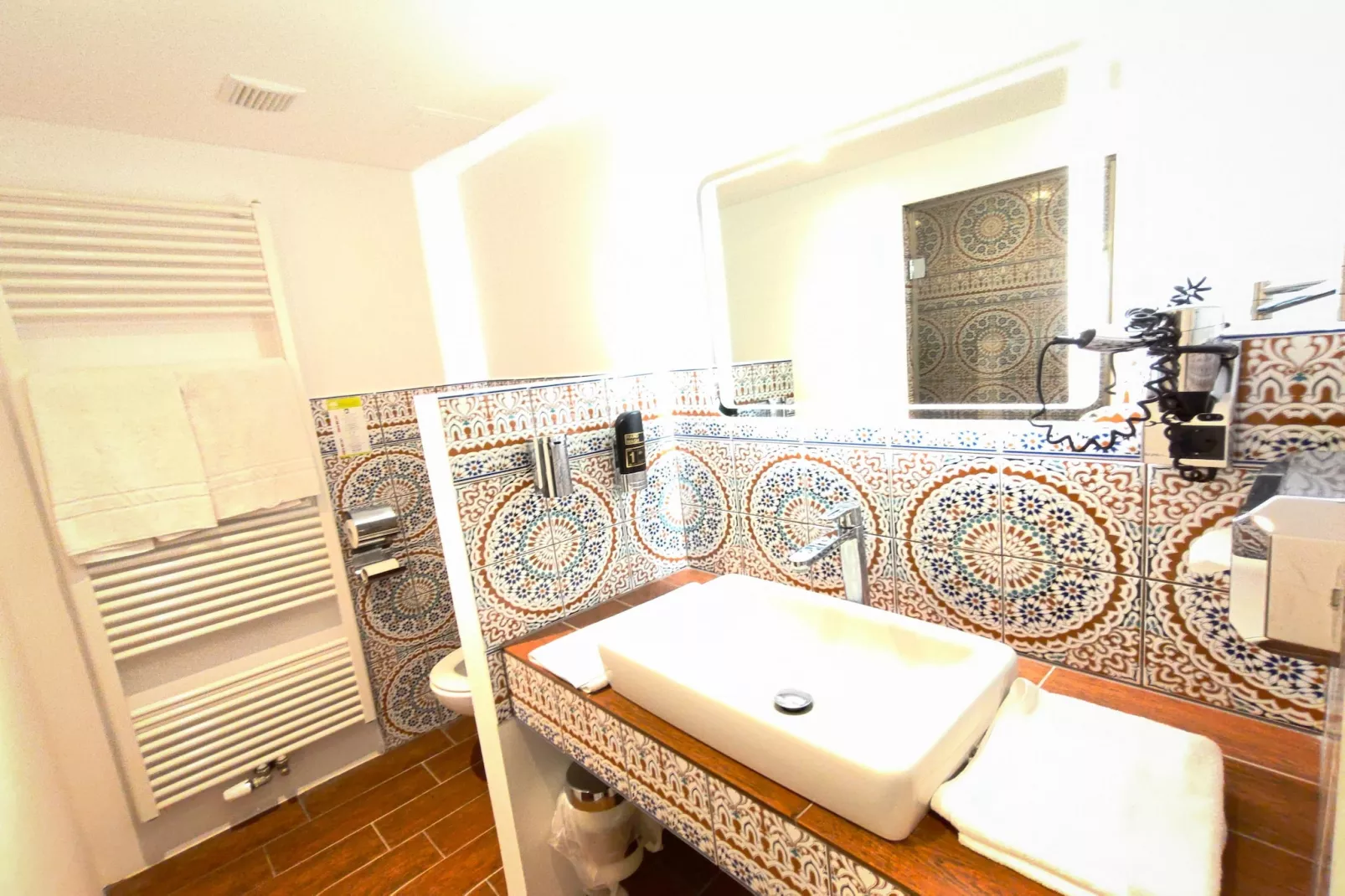 Suite with Hot Tub - Badkamer