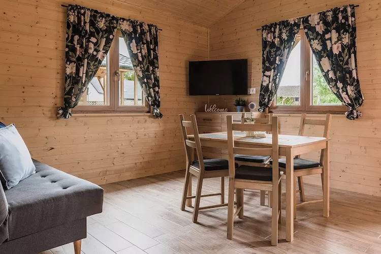 Osada Trzy Siostry domek nr 3 dla 4 osób Dąbrowa - Woonkamer