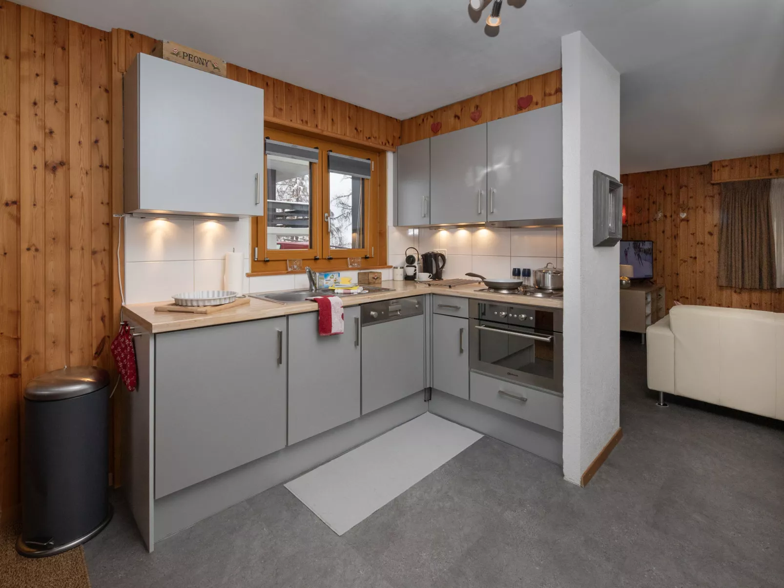 Prachalier I No6 - Binnen