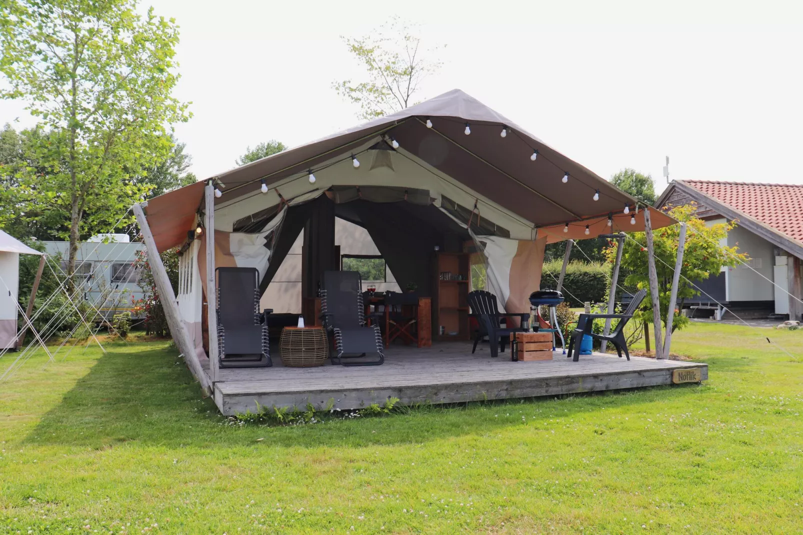 Safaritent ''Noflik"-Buitenkant zomer