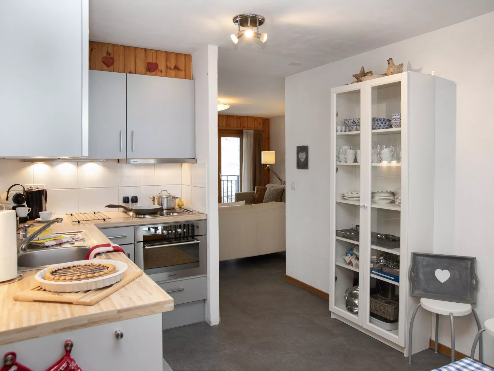 Prachalier I No6 - Binnen