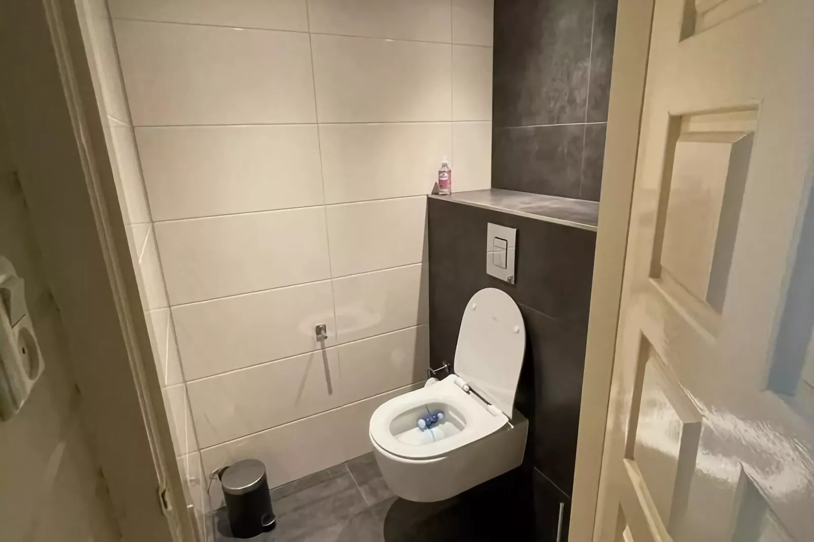Safaritent ''Noflik"-Badkamer