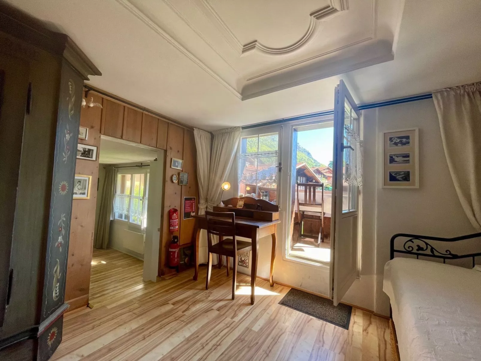Chalet-Hausteil mit Garten im Dorfkern - Binnen