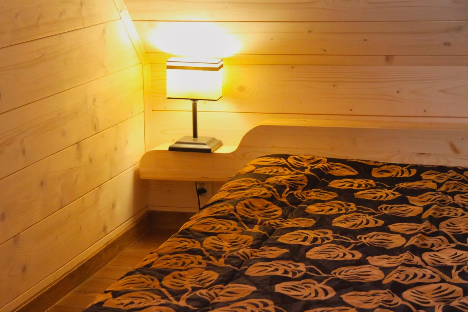 Domki wakacyjne w stylu góralskim z kominkiem Lubrza - Slaapkamer