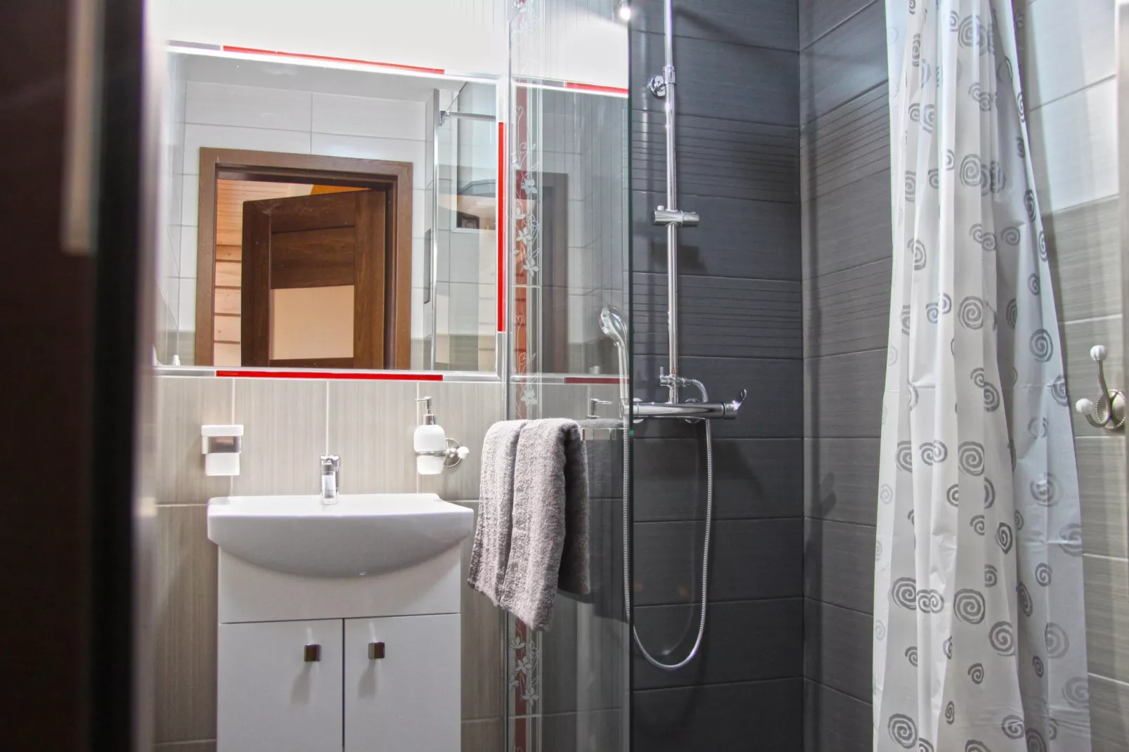 Domek JĘDREK dla max 4 osób Lubrza - Badkamer