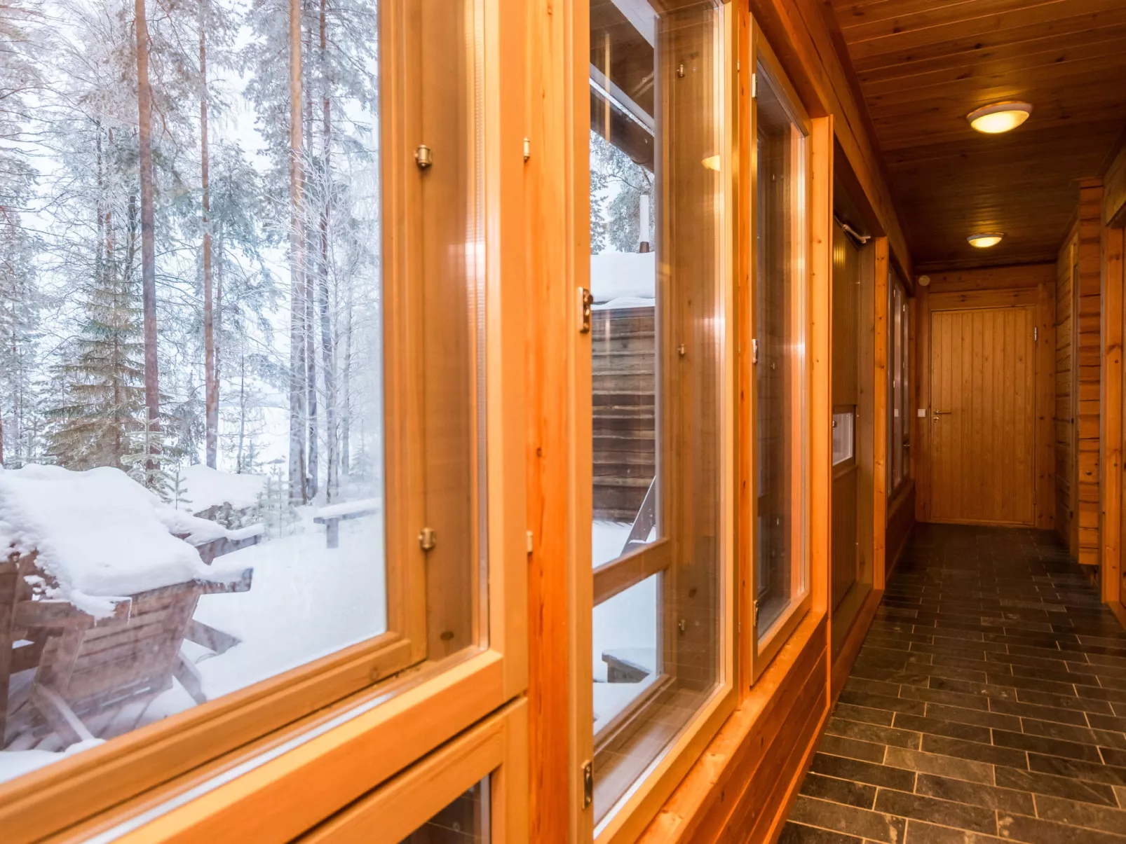 Luhtalemmikki - Binnen