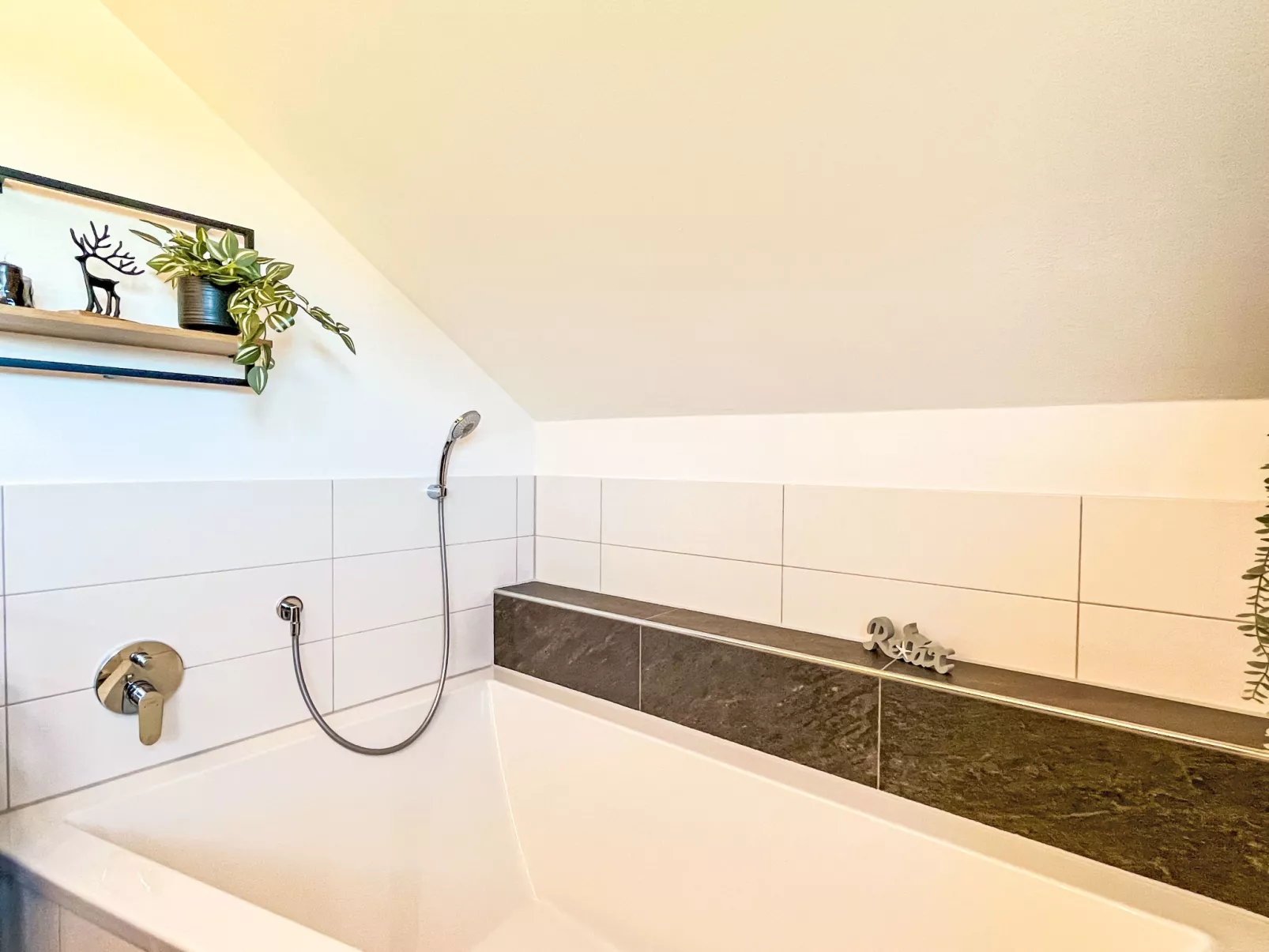 Haus an der Sonne - Binnen