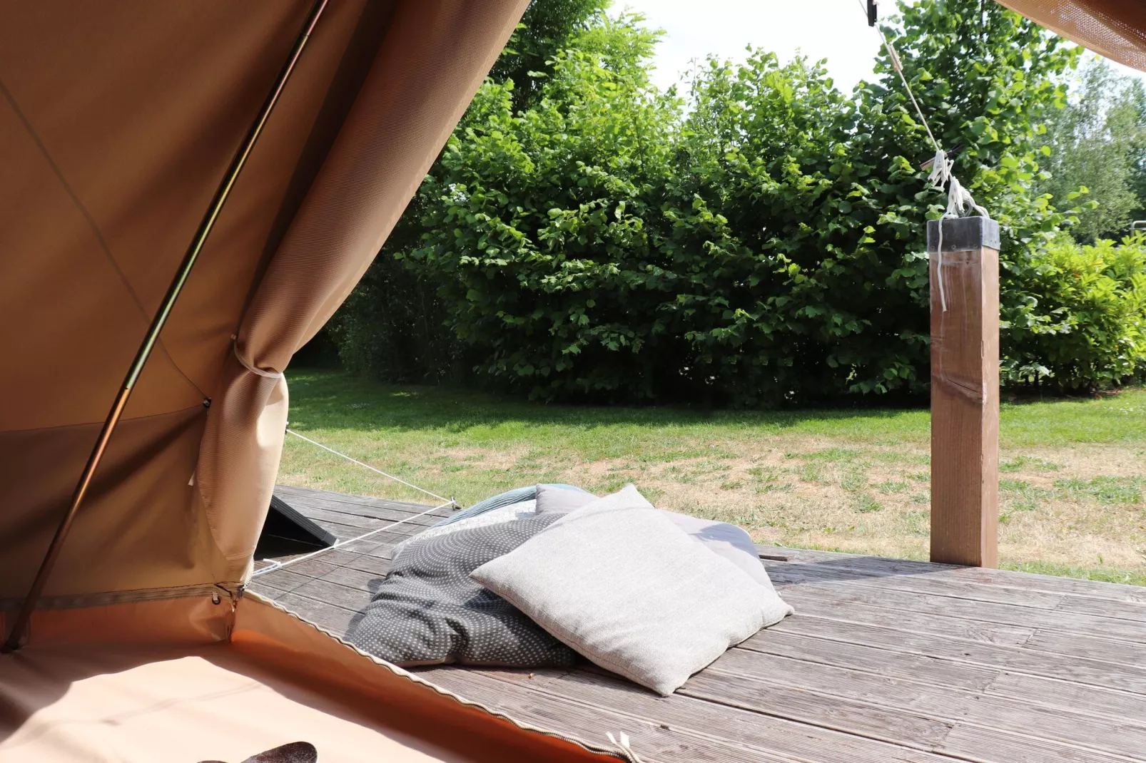 Glamour tent 'Kreas'"-Uitzicht zomer