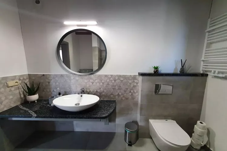 Dom wakacyjny bliźniak Wdzydze 1 - Badkamer
