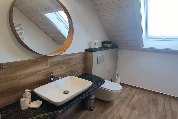 Dom wakacyjny bliźniak Wdzydze 1 - Badkamer